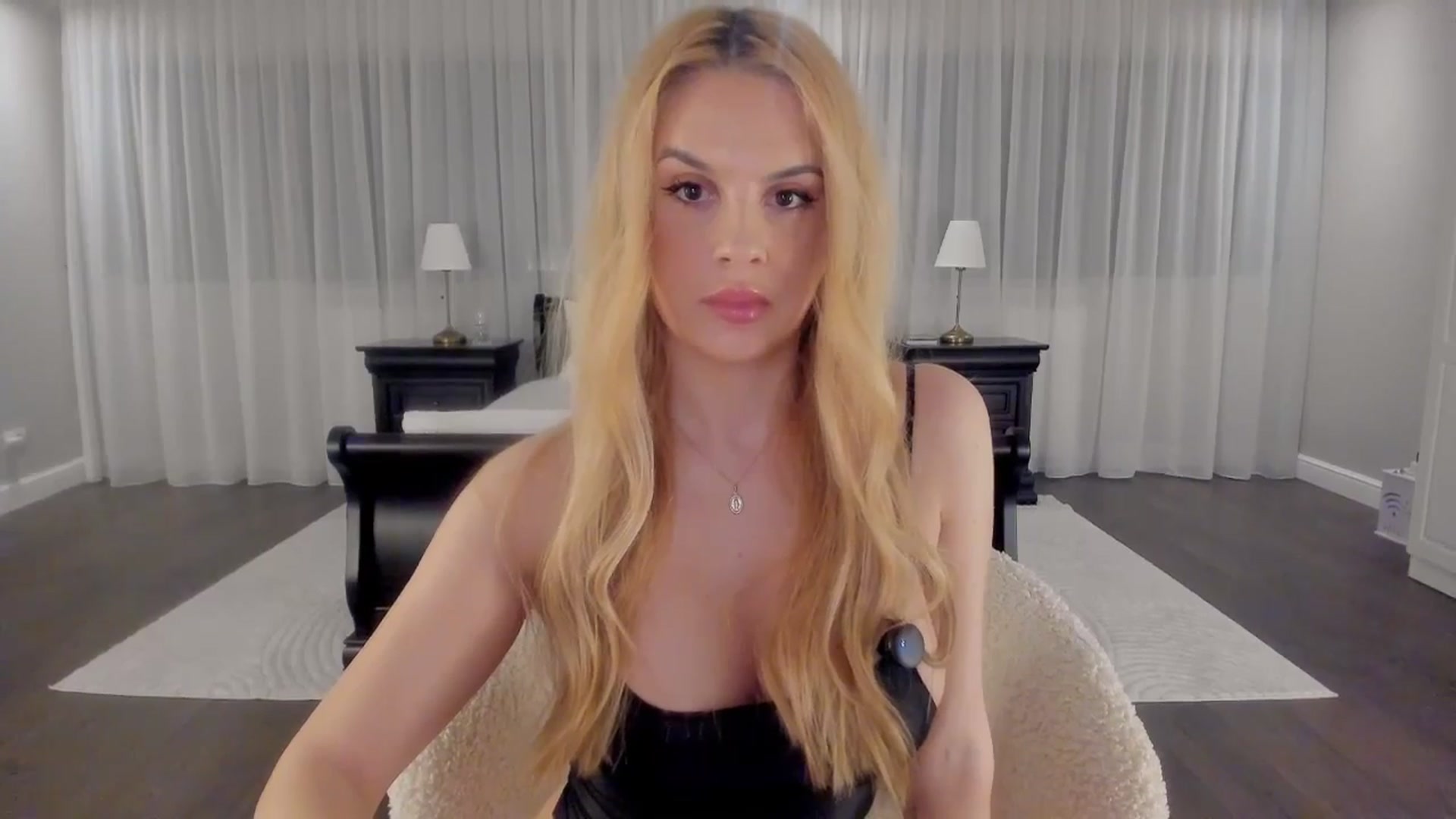 Gallery image thumbnail from Jewelles's myfreecams stream on, 04/18/2026, 19:23 image 10 of 20