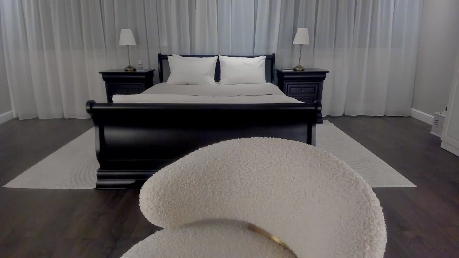 Gallery image thumbnail from Jewelles's myfreecams stream on, 04/18/2026, 19:23 image 19 of 20