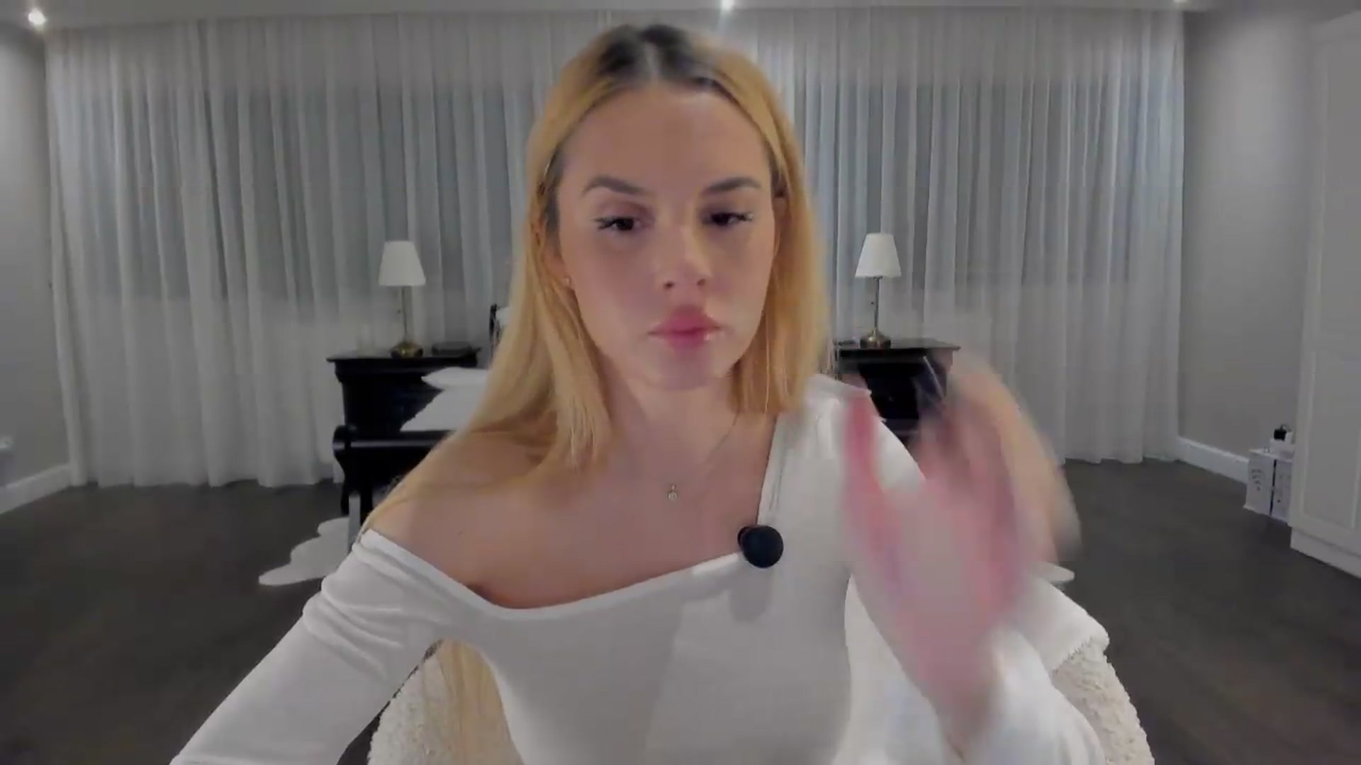 Gallery image thumbnail from Jewelles's myfreecams stream on, 08/15/2026, 20:01 image 20 of 20