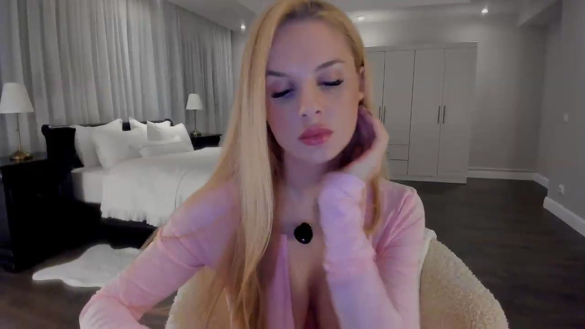 Gallery image thumbnail from Jewelles's myfreecams stream on, 09/11/2026, 22:27 image 8 of 20