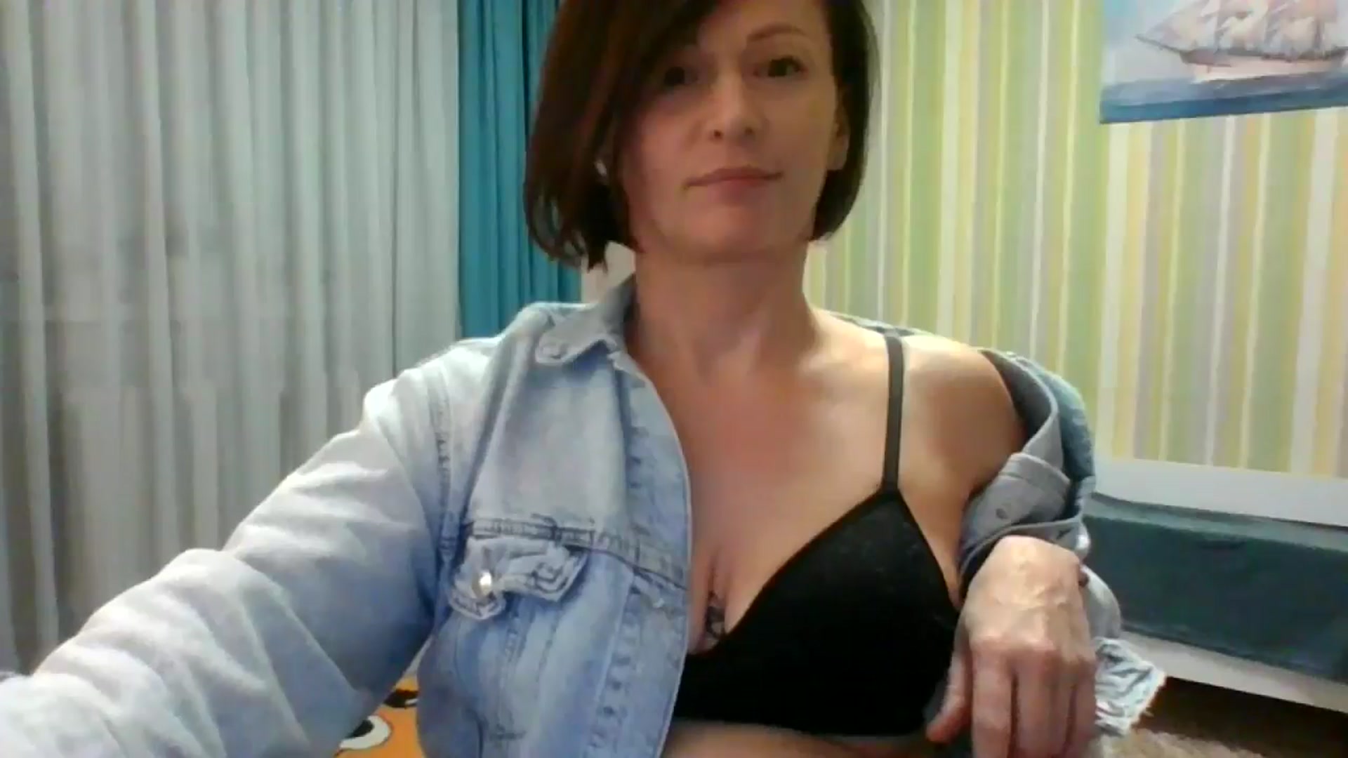 Gallery image thumbnail from JewelsDoll's myfreecams stream on, 02/18/2026, 21:03 image 15 of 20
