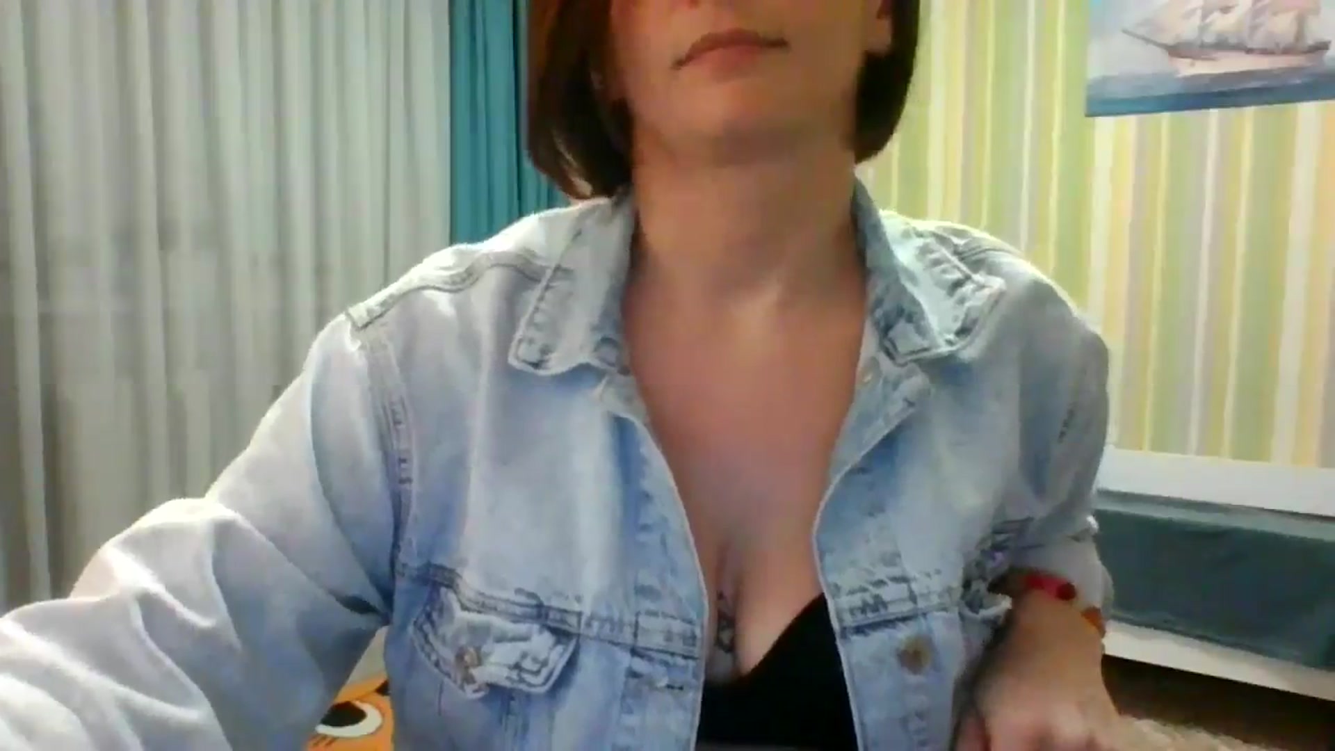 Gallery image thumbnail from JewelsDoll's myfreecams stream on, 02/18/2026, 21:03 image 18 of 20