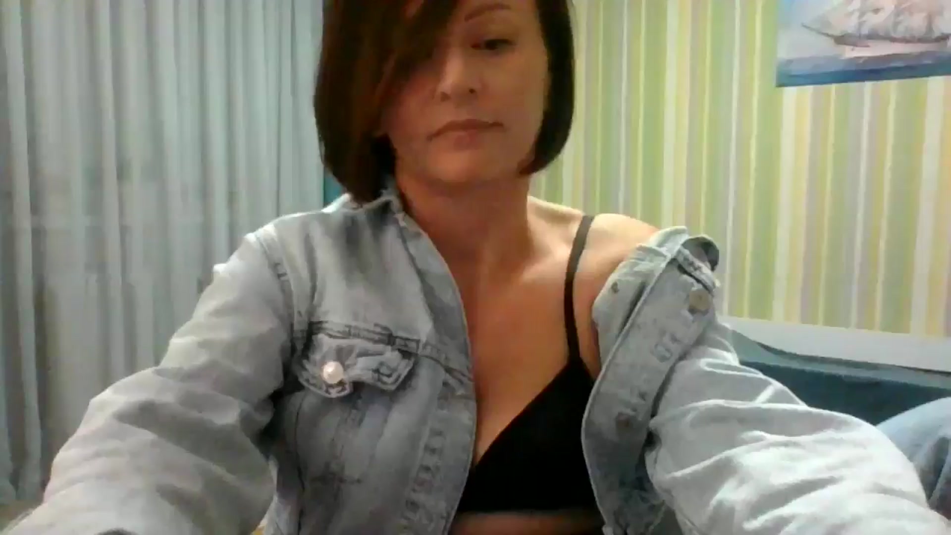 Gallery image thumbnail from JewelsDoll's myfreecams stream on, 02/18/2026, 21:03 image 14 of 20