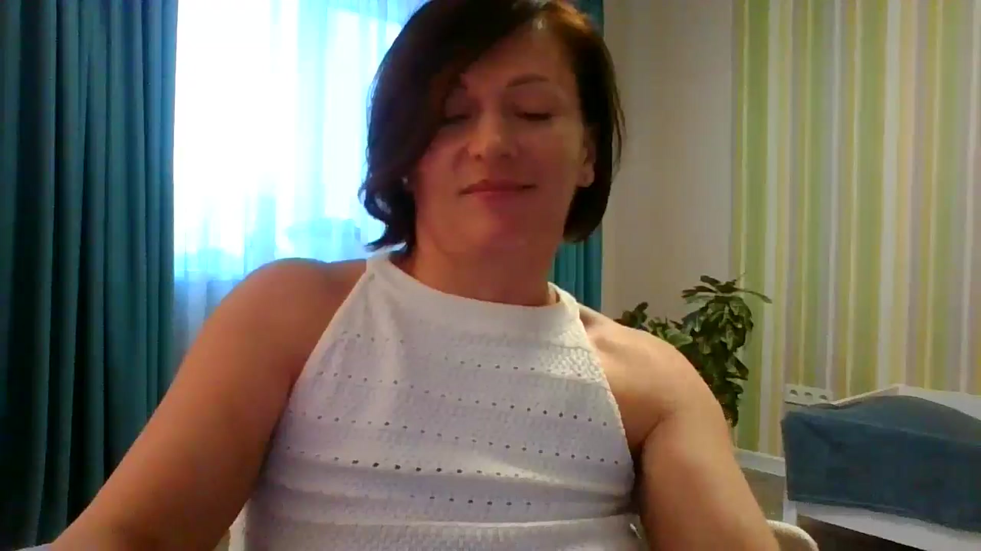 Gallery image thumbnail from JewelsDoll's myfreecams stream on, 02/19/2026, 15:40 image 14 of 20