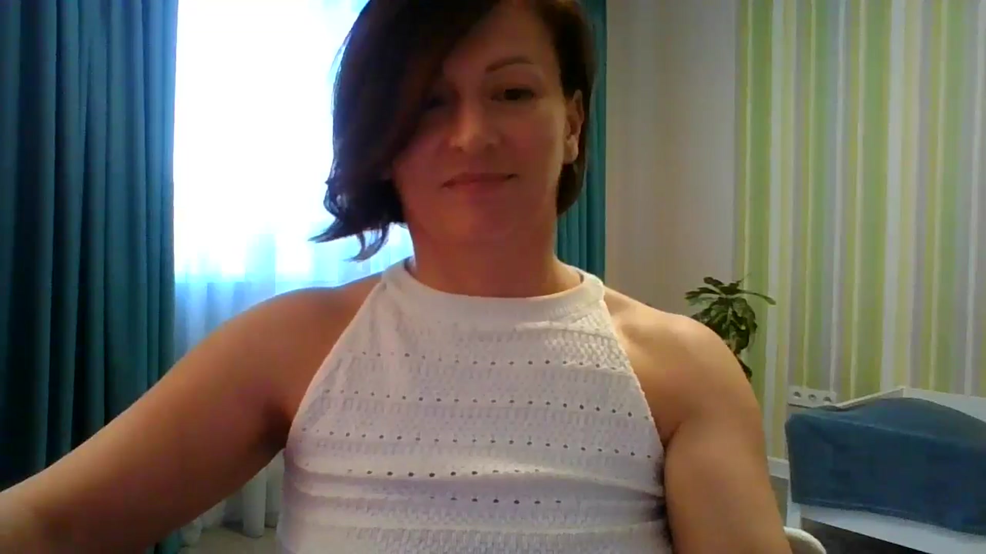 Gallery image thumbnail from JewelsDoll's myfreecams stream on, 02/19/2026, 15:40 image 10 of 20
