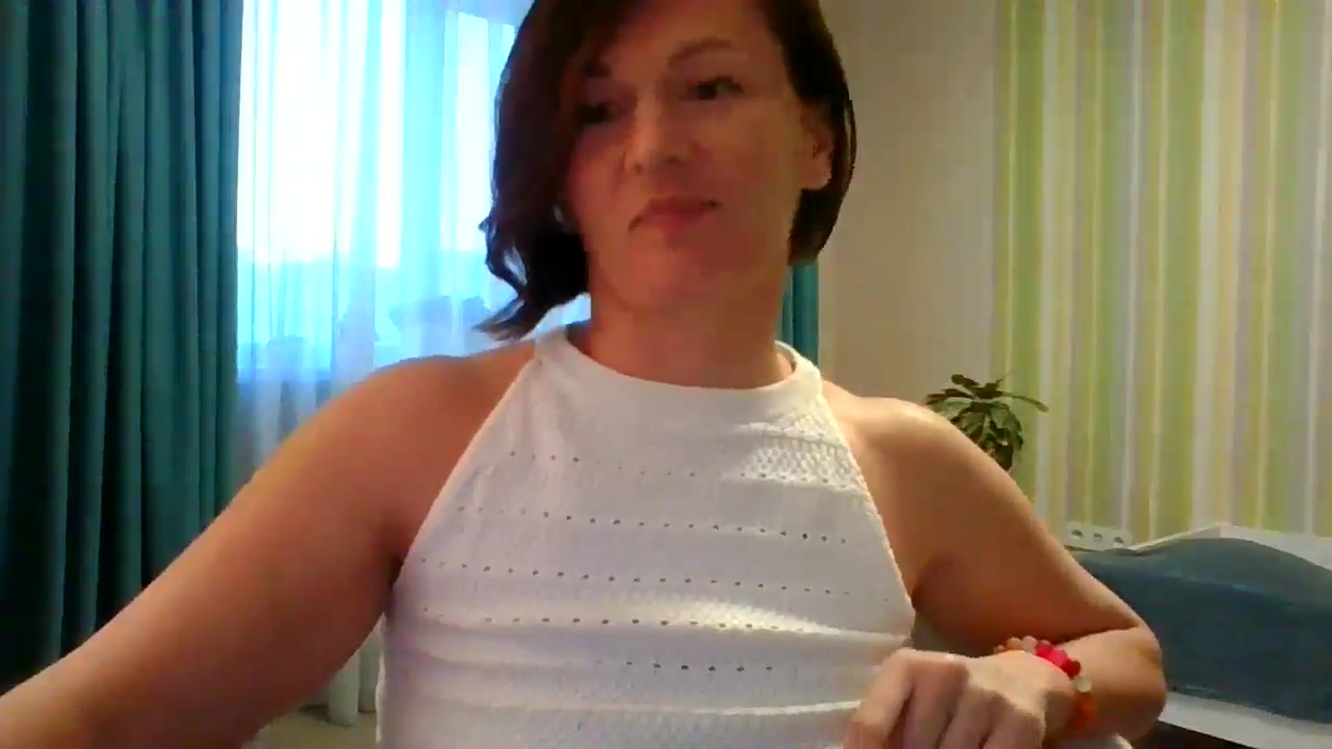 Gallery image thumbnail from JewelsDoll's myfreecams stream on, 02/19/2026, 15:40 image 17 of 20