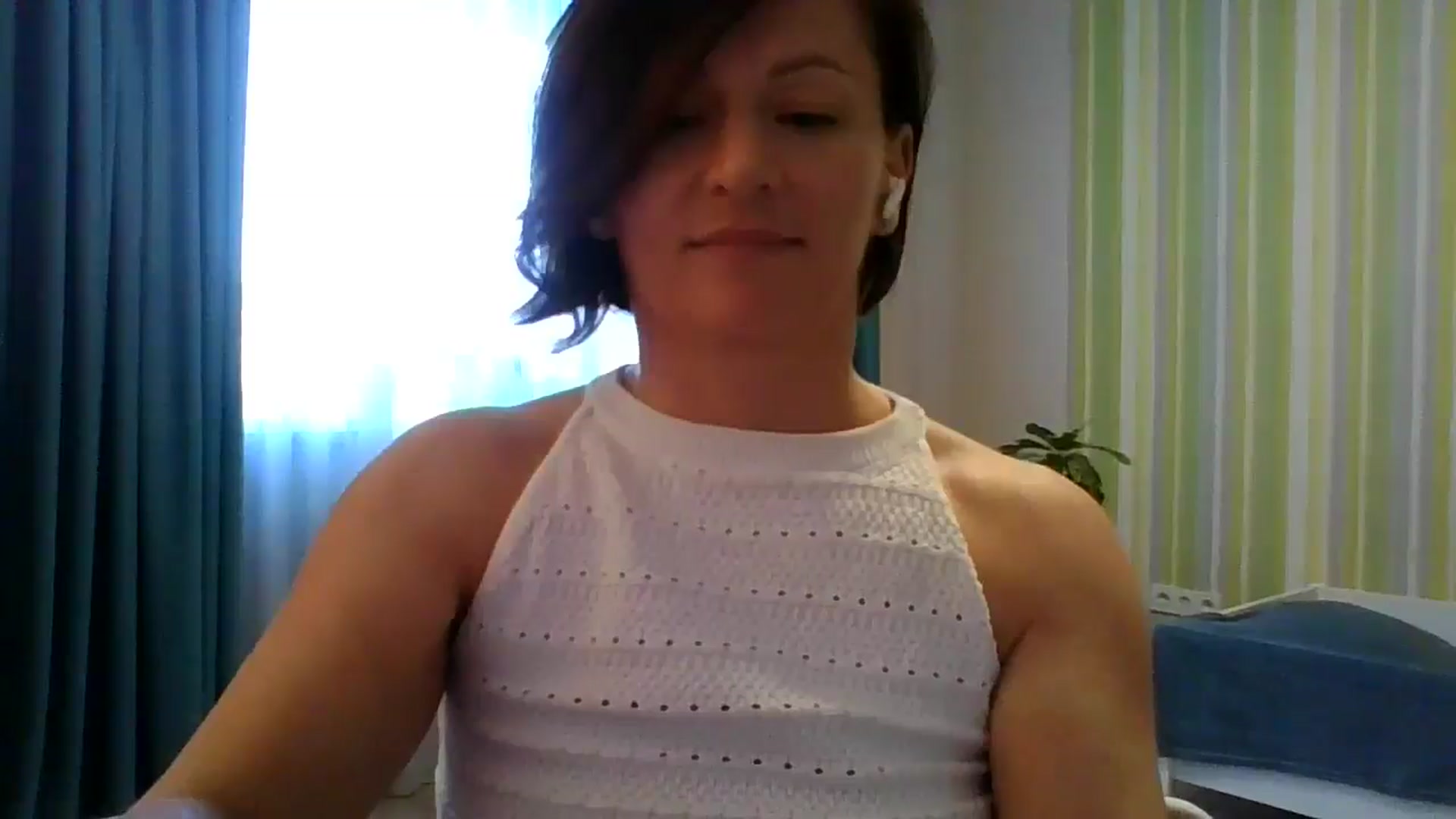 Gallery image thumbnail from JewelsDoll's myfreecams stream on, 02/19/2026, 15:40 image 4 of 20