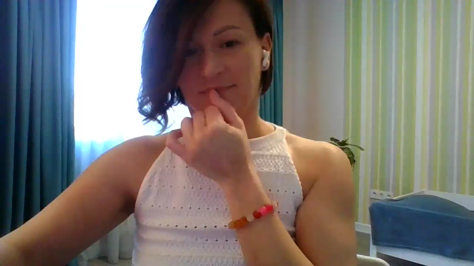 Gallery image thumbnail from JewelsDoll's myfreecams stream on, 02/19/2026, 15:40 image 2 of 20