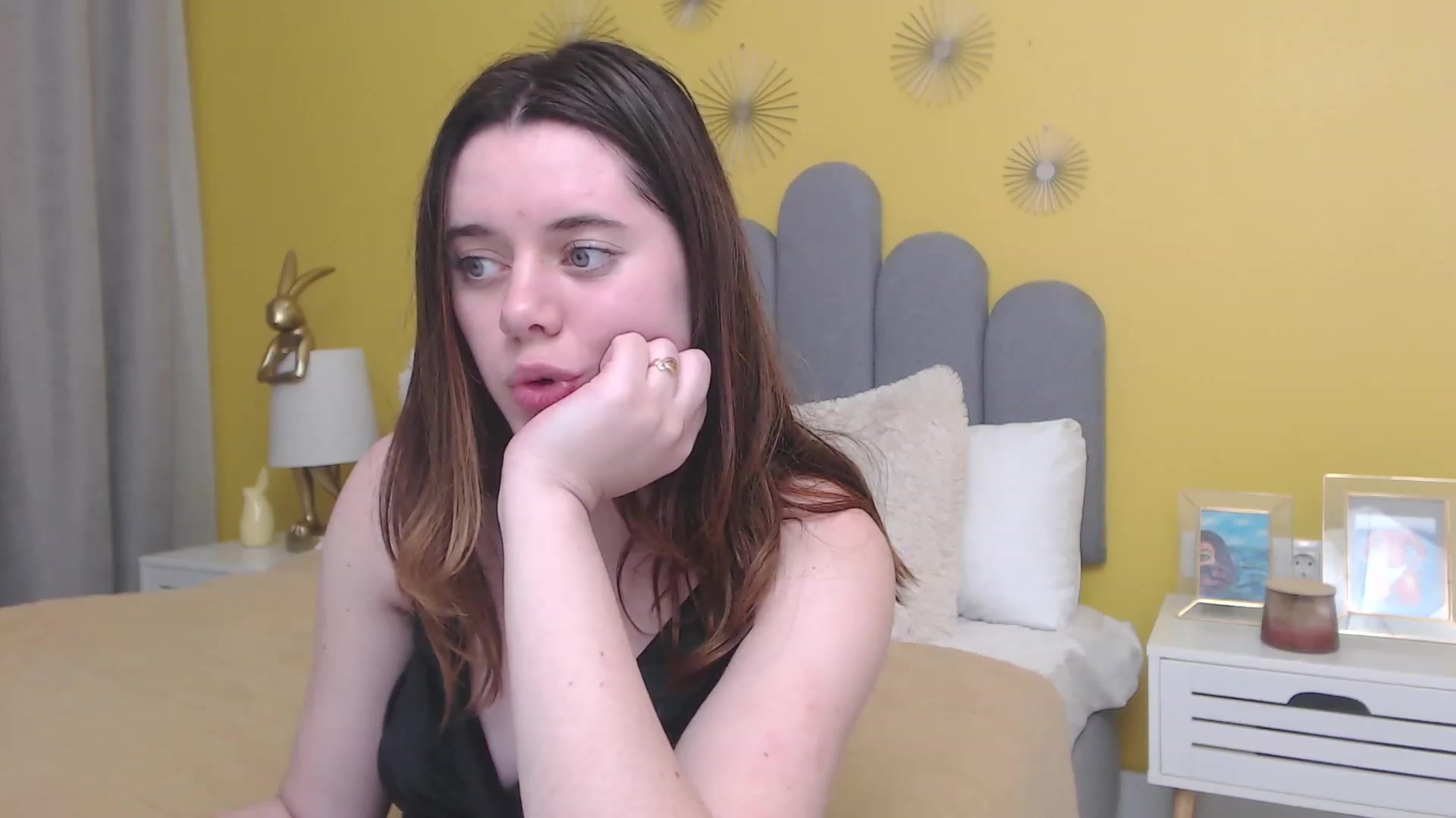 Gallery image thumbnail from JeyEvans's myfreecams stream on, 11/22/2022, 04:54 image 3 of 20