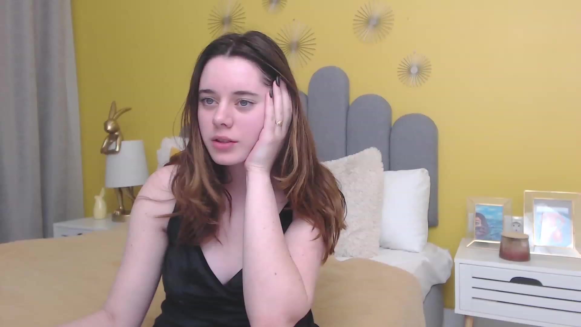 Gallery image thumbnail from JeyEvans's myfreecams stream on, 11/22/2022, 04:54 image 16 of 20