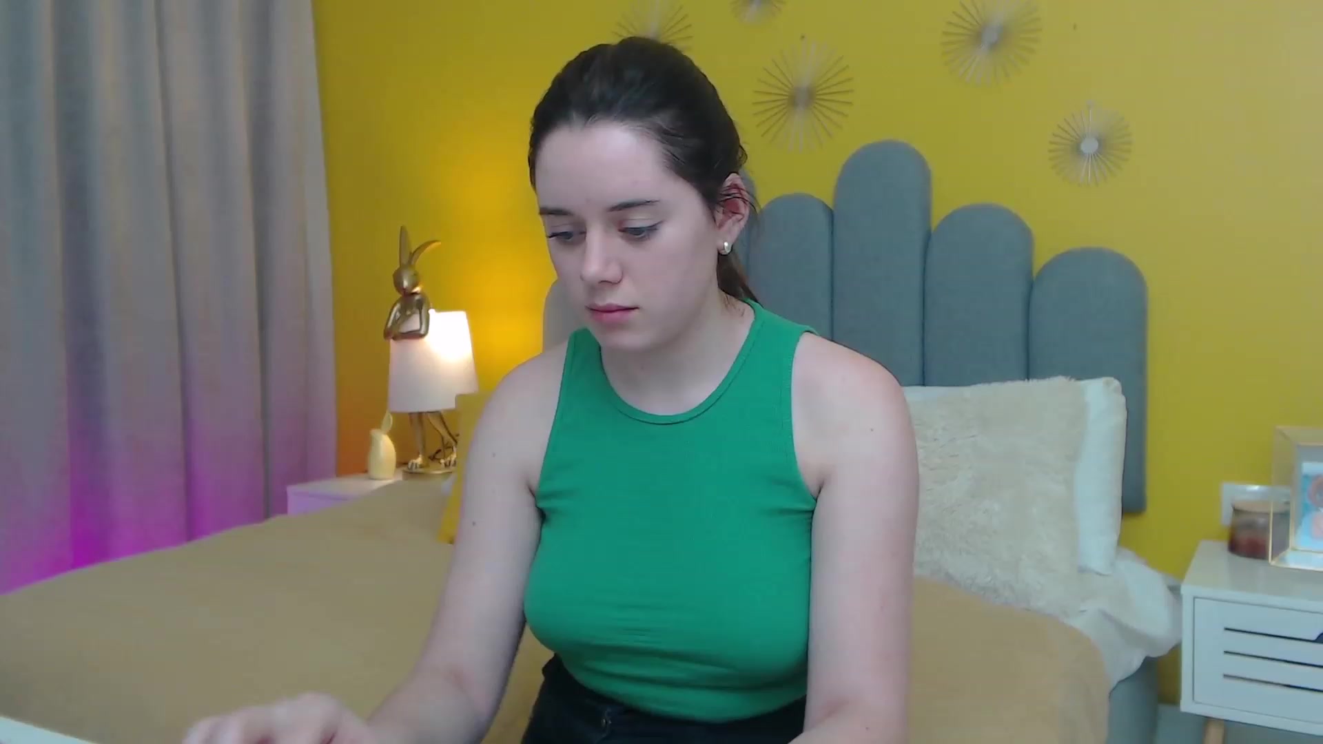 Gallery image thumbnail from JeyEvans's myfreecams stream on, 11/23/2022, 04:04 image 15 of 20
