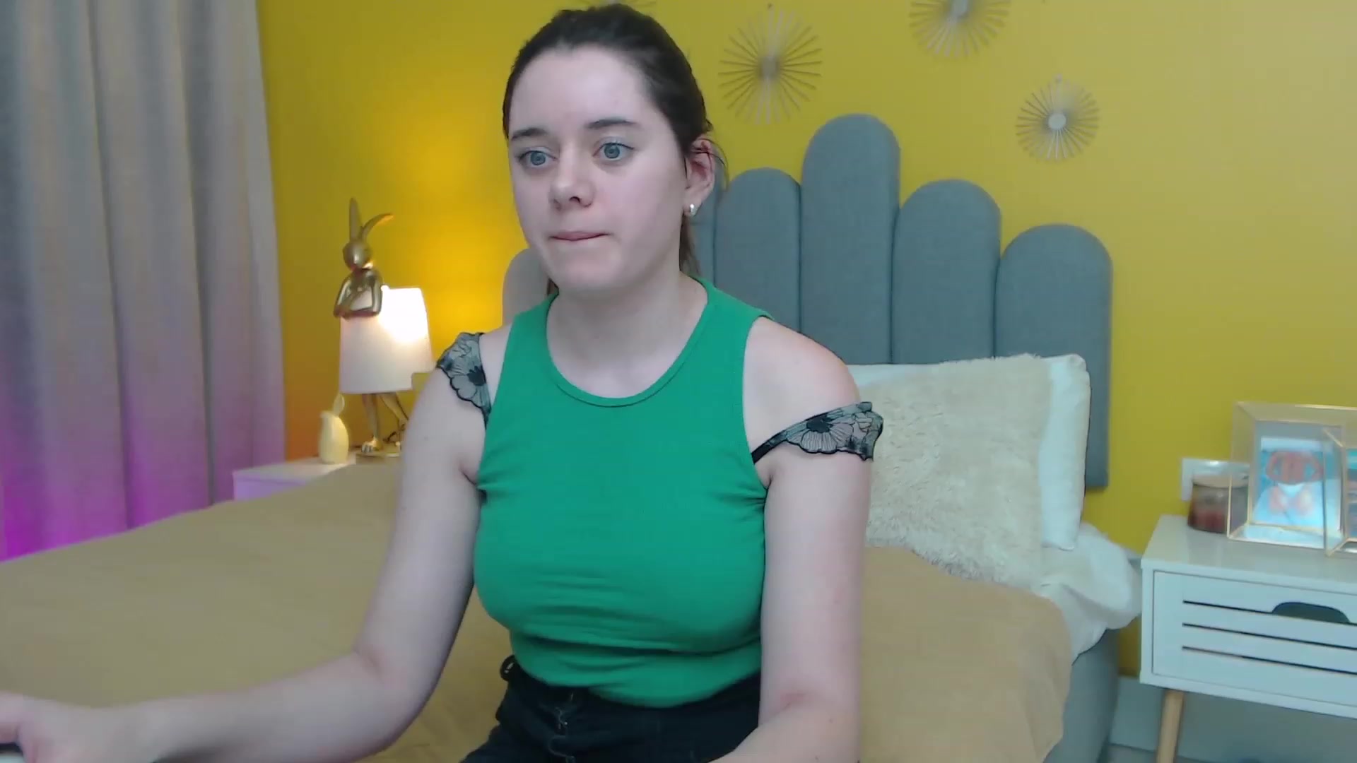 Gallery image thumbnail from JeyEvans's myfreecams stream on, 11/23/2022, 04:04 image 2 of 20