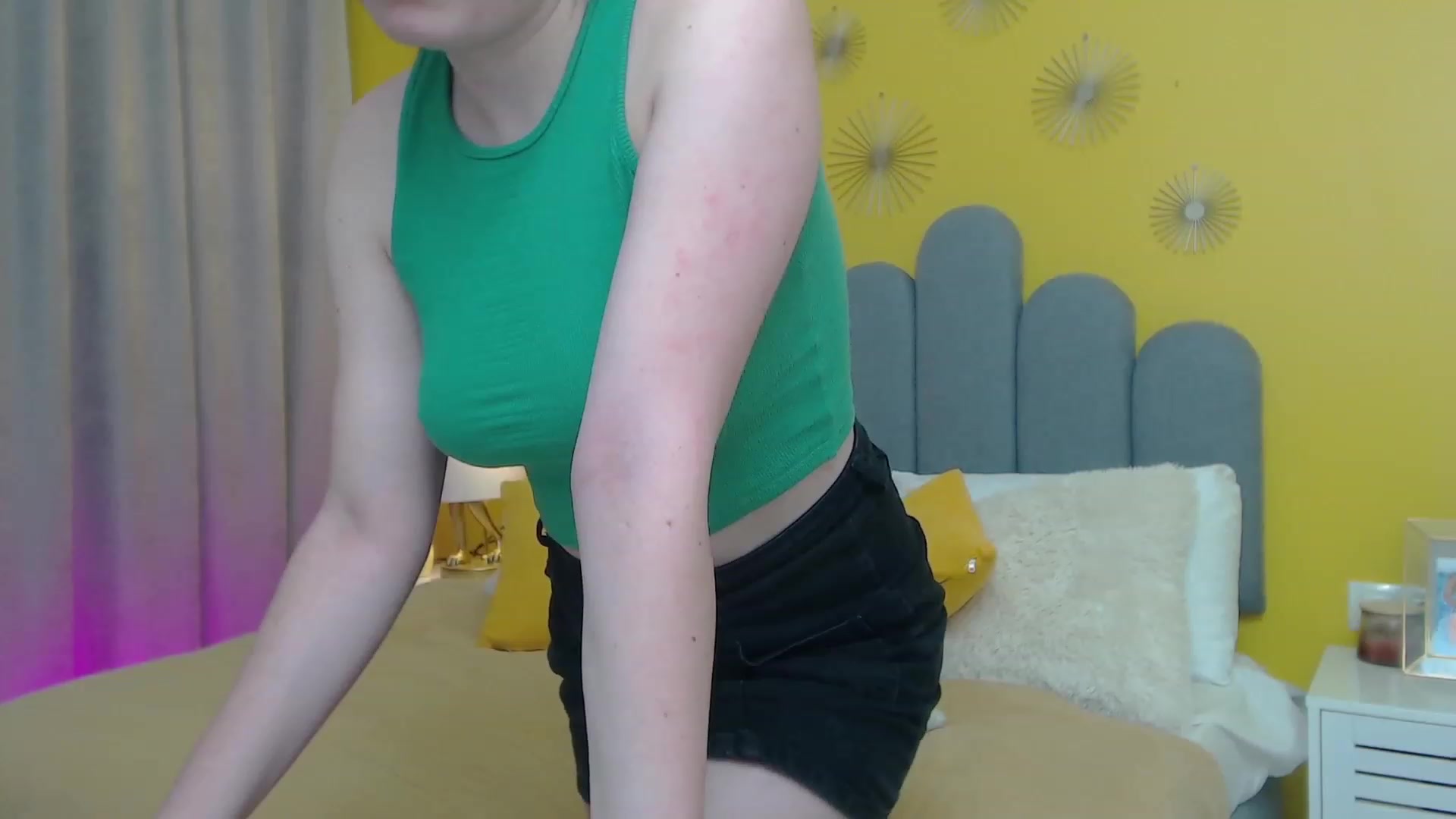 Gallery image thumbnail from JeyEvans's myfreecams stream on, 11/23/2022, 04:04 image 8 of 20