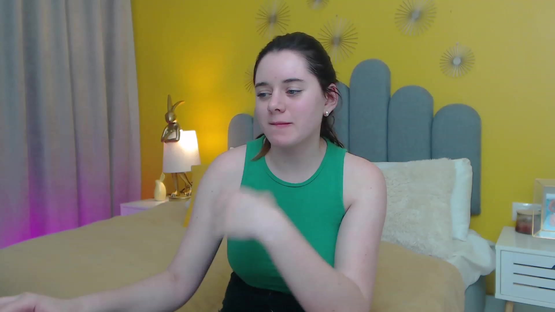 Gallery image thumbnail from JeyEvans's myfreecams stream on, 11/23/2022, 04:04 image 17 of 20