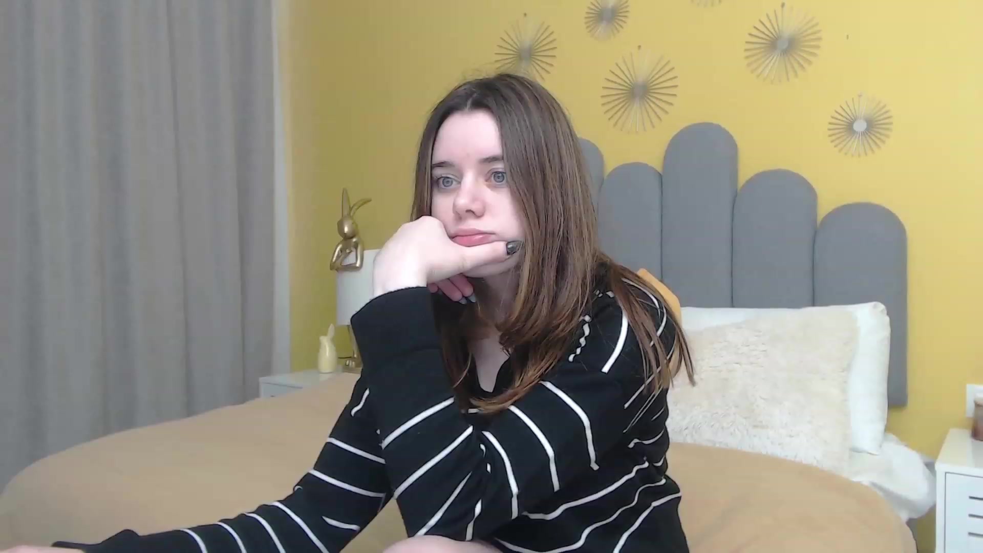 Gallery image thumbnail from JeyEvans's myfreecams stream on, 11/23/2022, 13:21 image 18 of 20