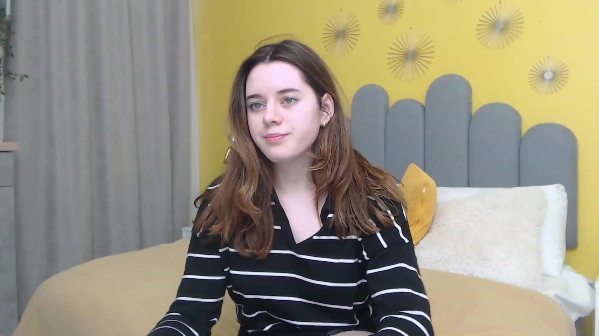Gallery image thumbnail from JeyEvans's myfreecams stream on, 11/30/2022, 21:06 image 12 of 20