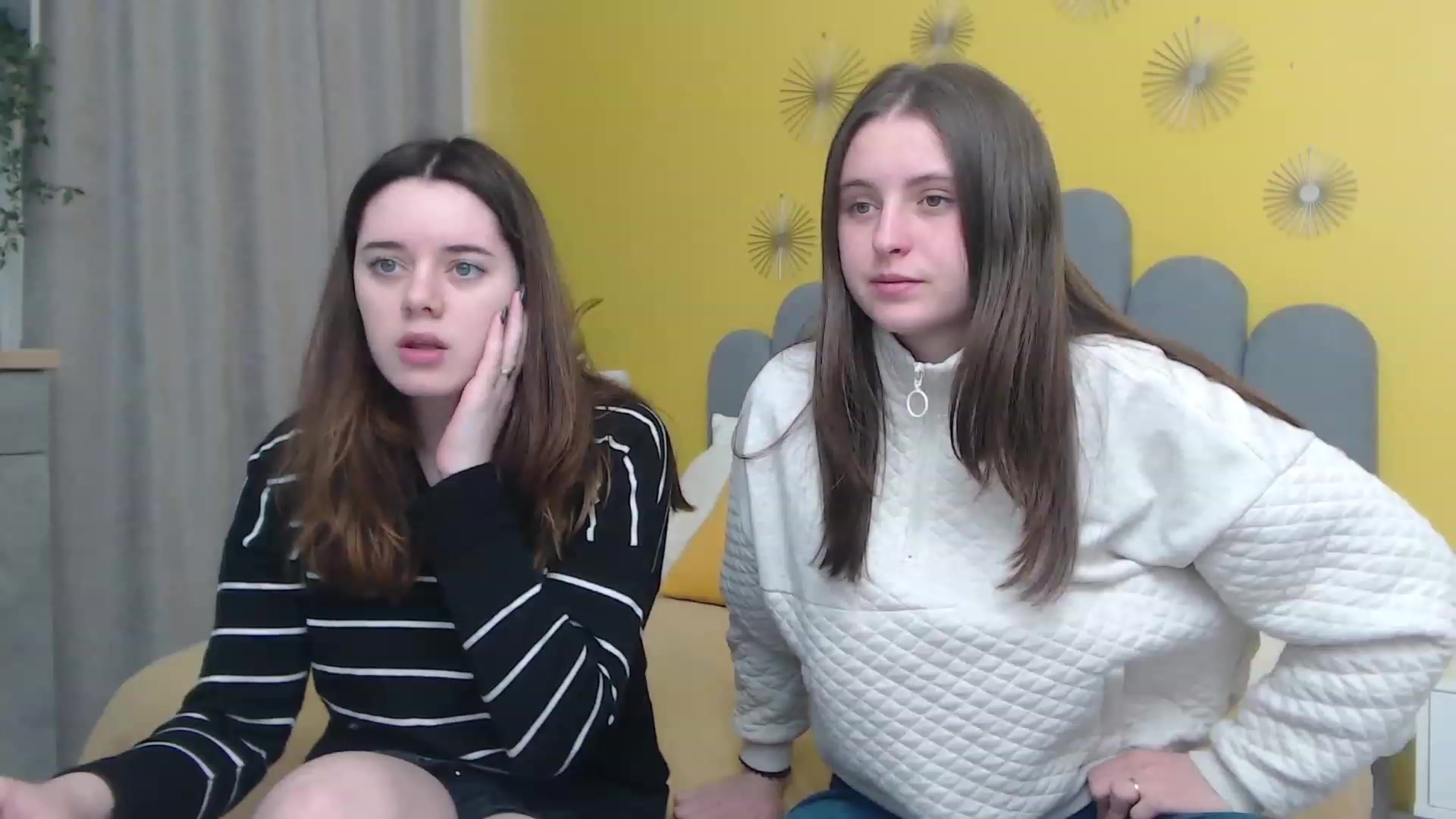 Gallery image thumbnail from JeyEvans's myfreecams stream on, 11/30/2022, 21:06 image 2 of 20