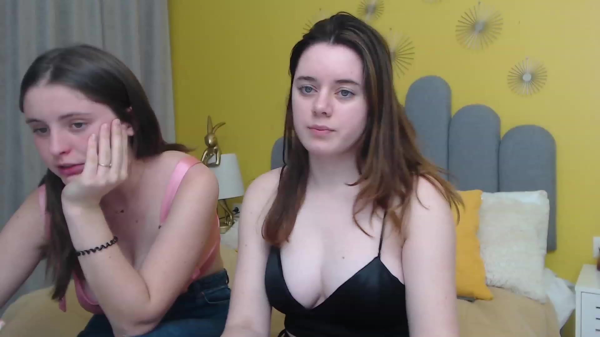 Gallery image thumbnail from JeyEvans's myfreecams stream on, 11/23/2022, 17:16 image 2 of 20