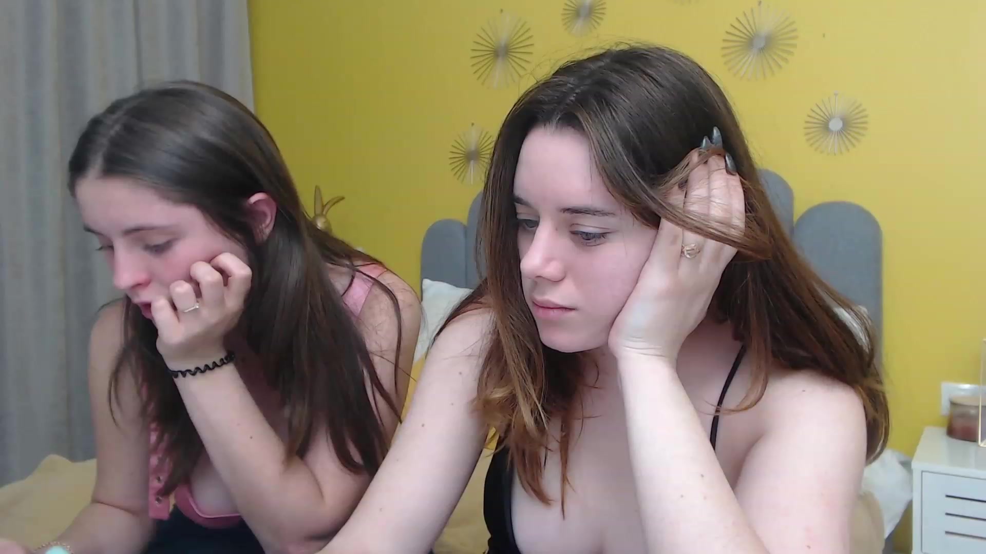 Gallery image thumbnail from JeyEvans's myfreecams stream on, 11/23/2022, 17:16 image 12 of 20