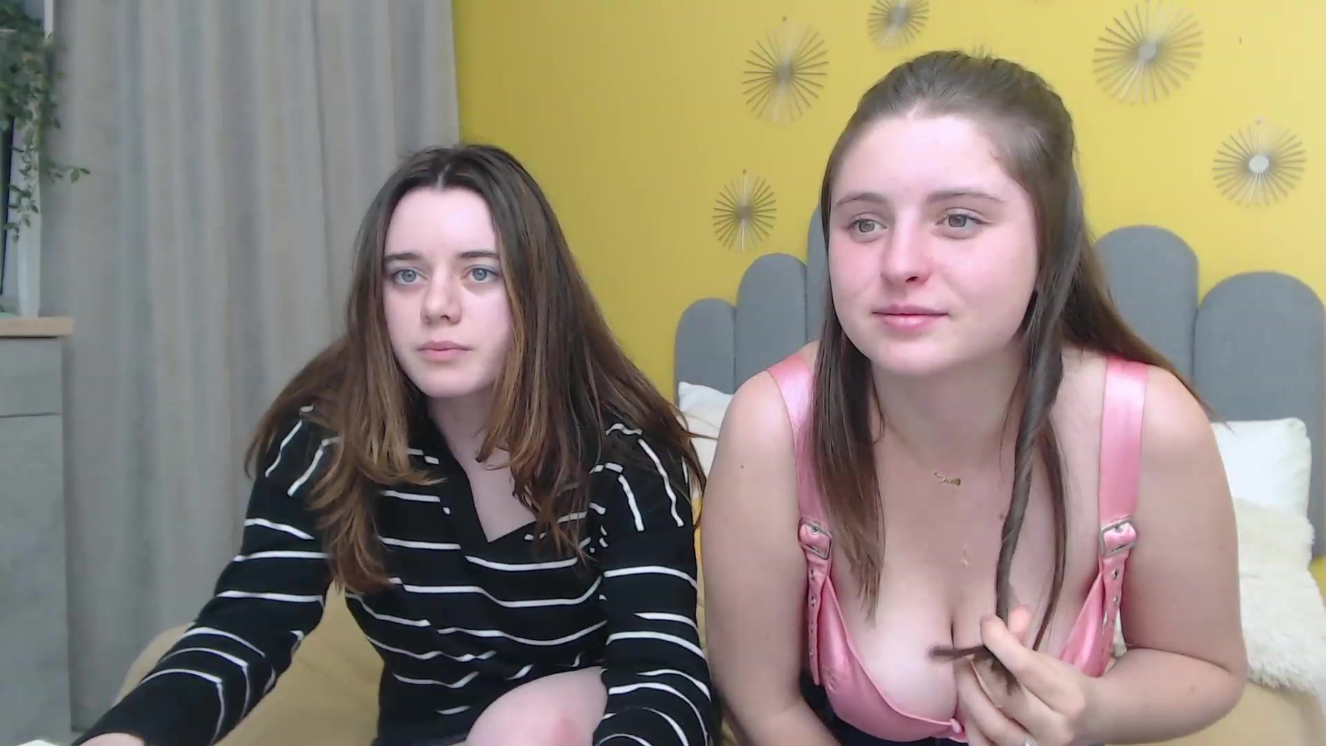 Gallery image thumbnail from JeyEvans's myfreecams stream on, 11/23/2022, 17:58 image 10 of 20