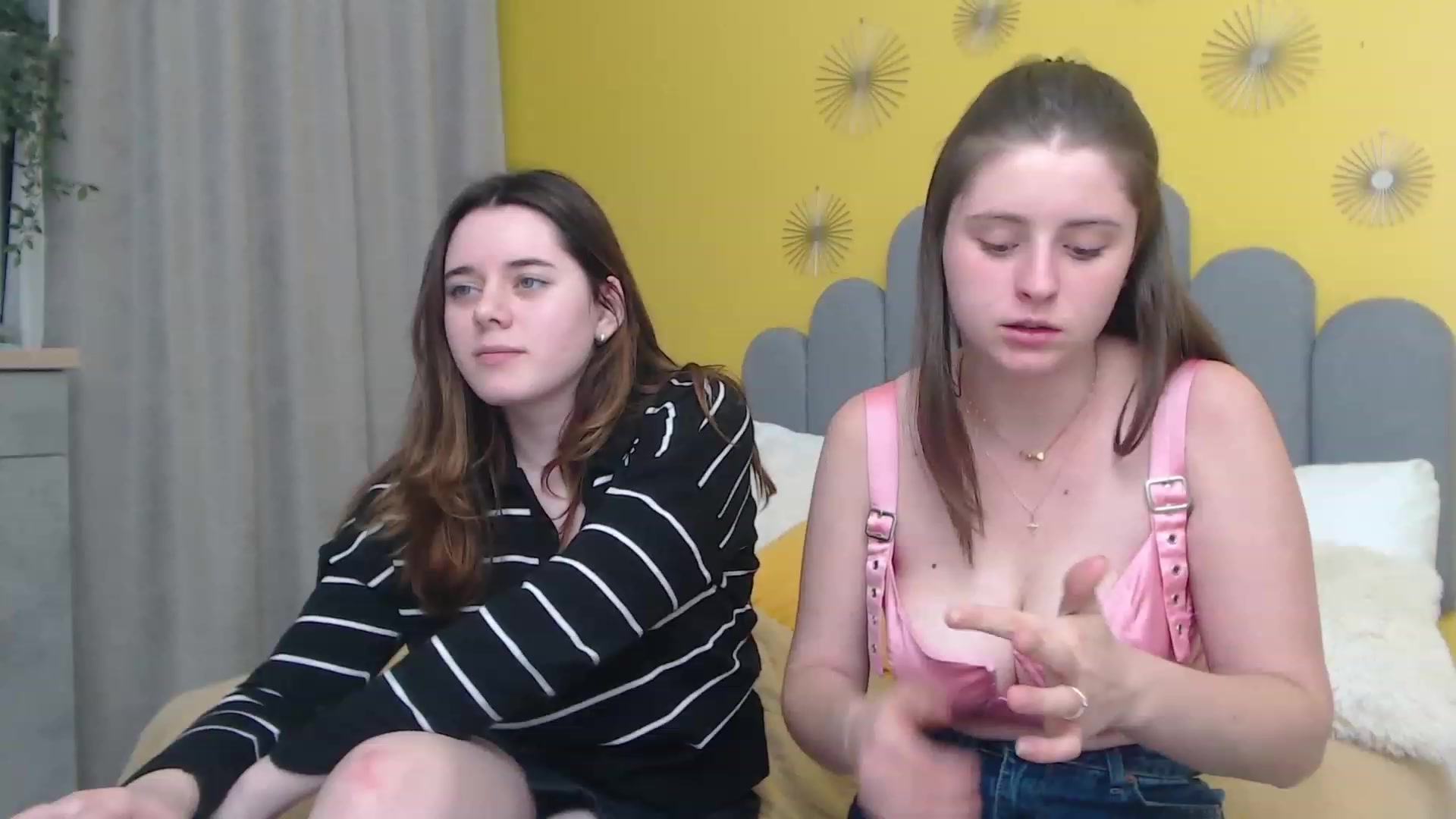 Gallery image thumbnail from JeyEvans's myfreecams stream on, 11/23/2022, 17:58 image 7 of 20