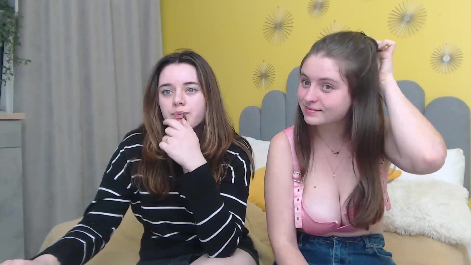 Gallery image thumbnail from JeyEvans's myfreecams stream on, 11/23/2022, 17:58 image 15 of 20