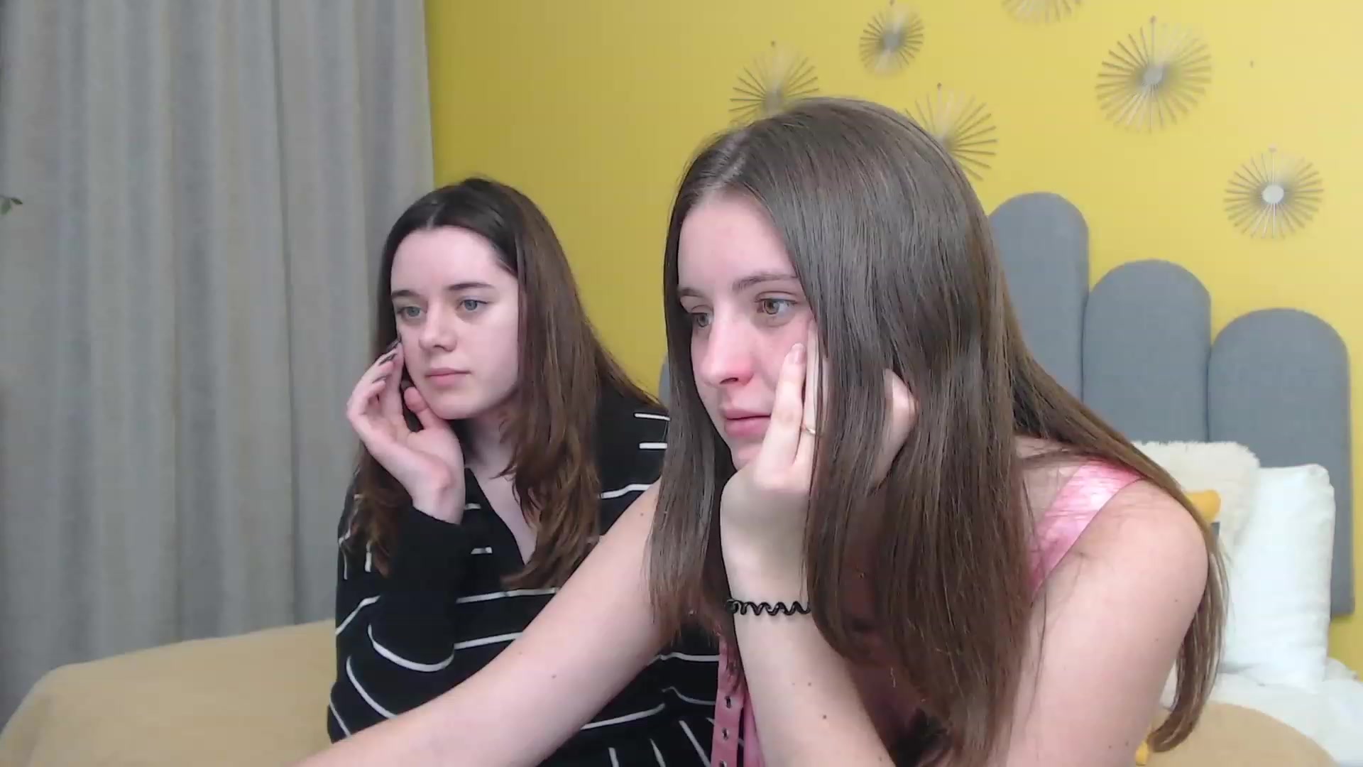 Gallery image thumbnail from JeyEvans's myfreecams stream on, 11/23/2022, 18:56 image 18 of 20