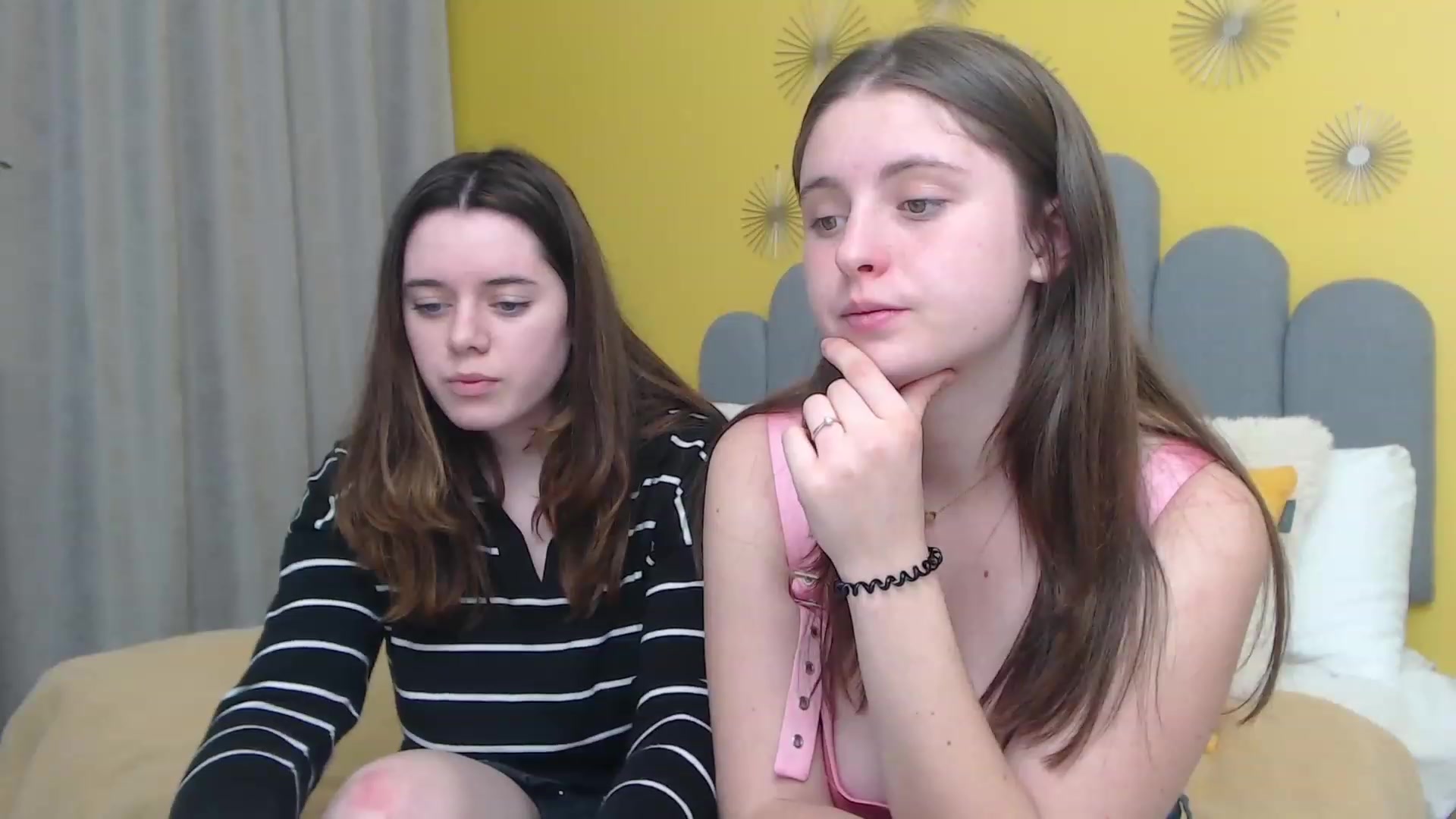 Gallery image thumbnail from JeyEvans's myfreecams stream on, 11/23/2022, 18:56 image 9 of 20