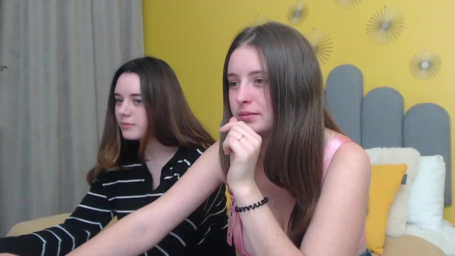 Gallery image thumbnail from JeyEvans's myfreecams stream on, 11/23/2022, 18:56 image 19 of 20
