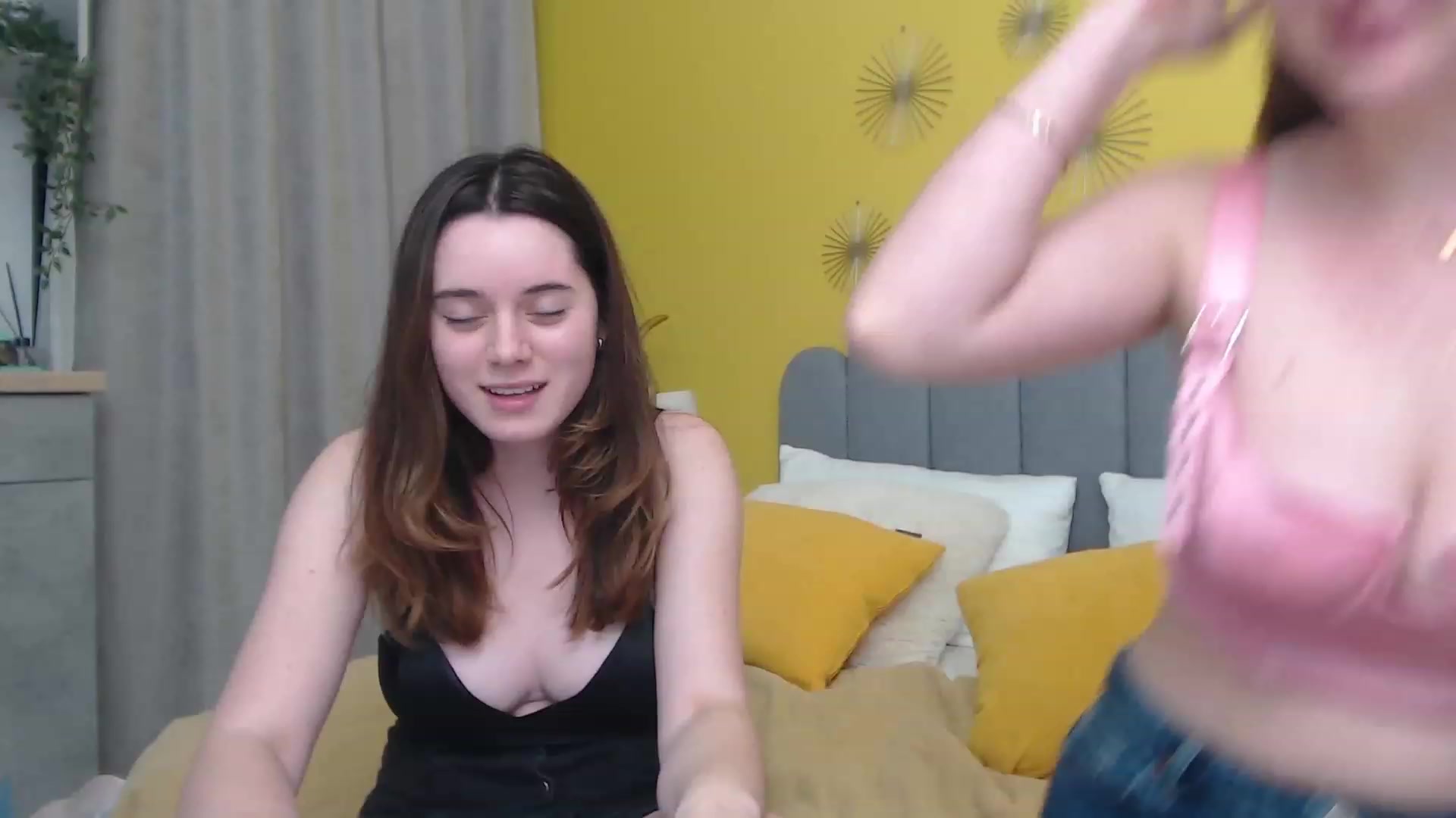Gallery image thumbnail from JeyEvans's myfreecams stream on, 11/23/2022, 19:23 image 18 of 20