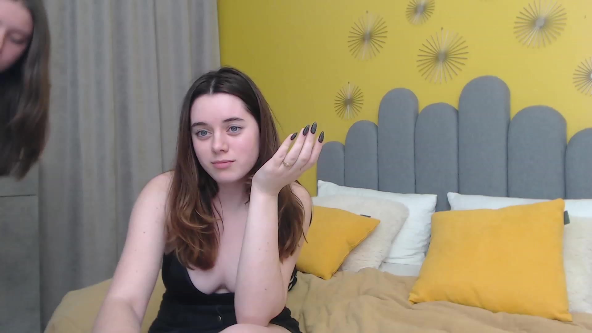 Gallery image thumbnail from JeyEvans's myfreecams stream on, 11/23/2022, 19:23 image 17 of 20
