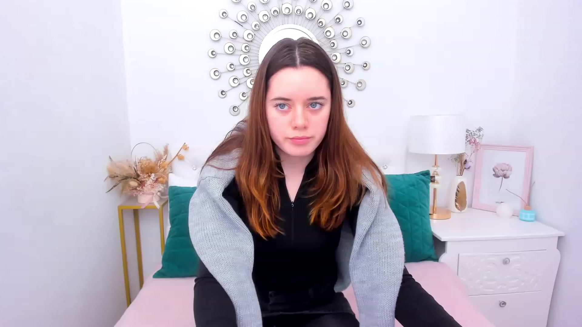 Gallery image thumbnail from JeyEvans's myfreecams stream on, 12/02/2022, 12:43 image 11 of 20