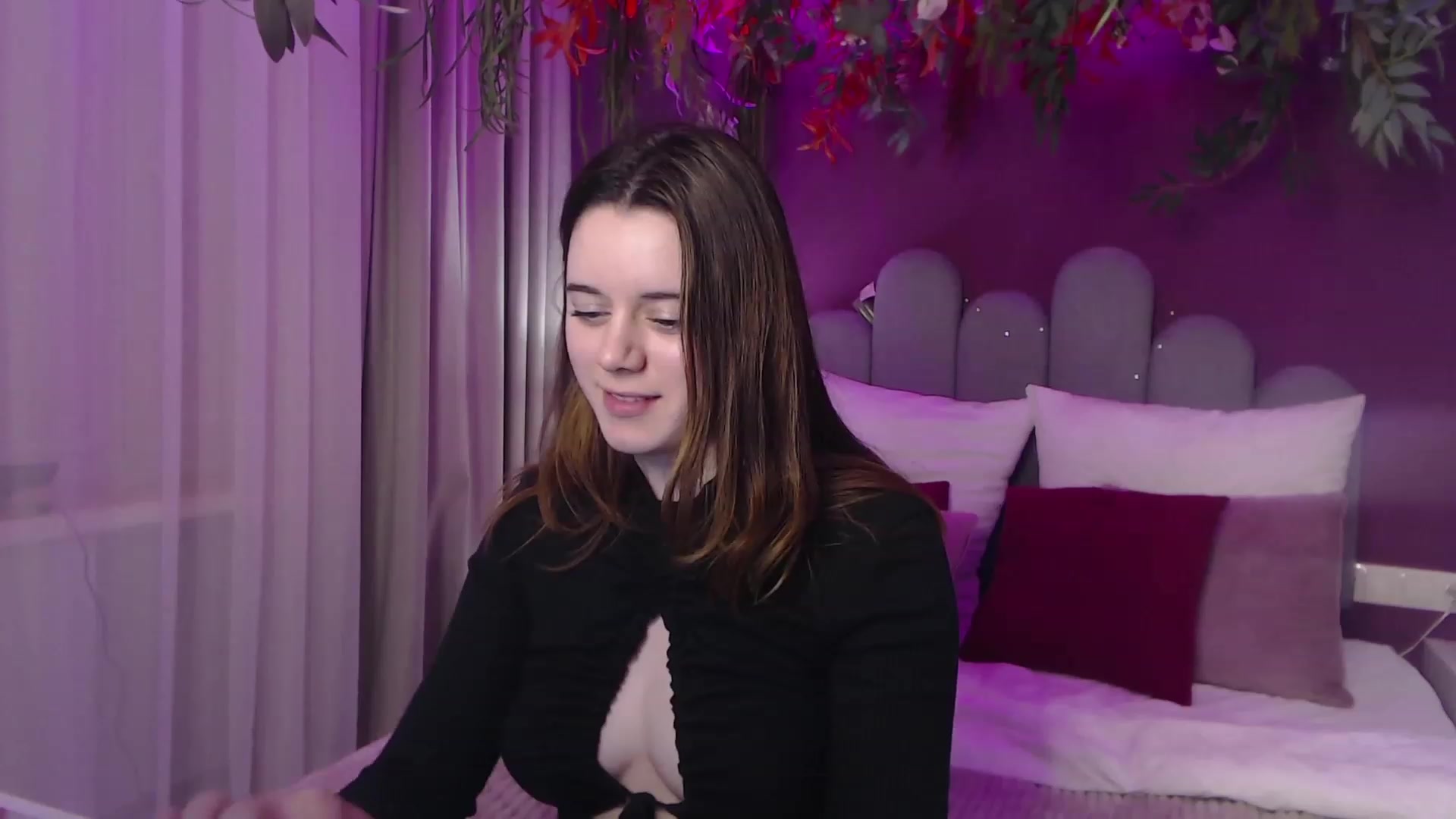 Gallery image thumbnail from JeyEvans's myfreecams stream on, 12/04/2022, 14:57 image 14 of 20