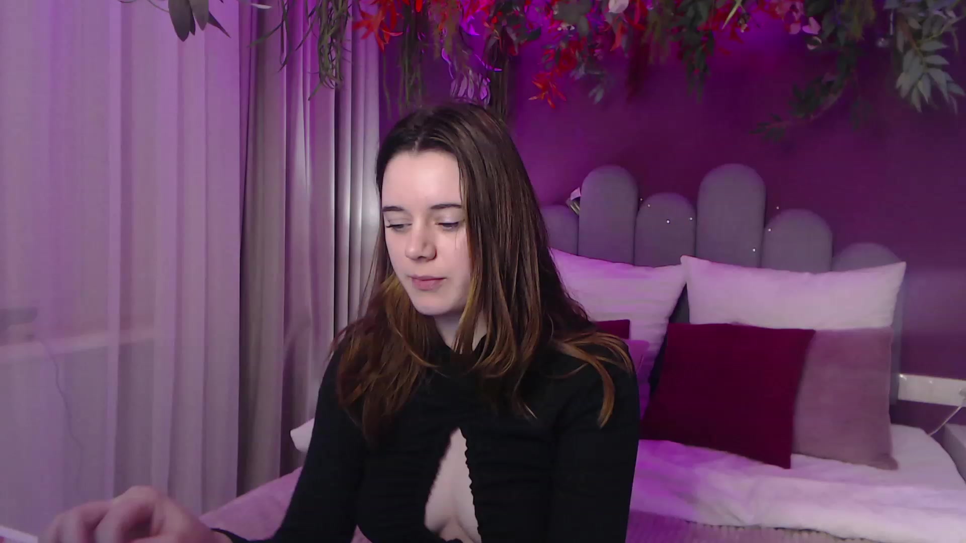 Gallery image thumbnail from JeyEvans's myfreecams stream on, 12/04/2022, 14:57 image 19 of 20