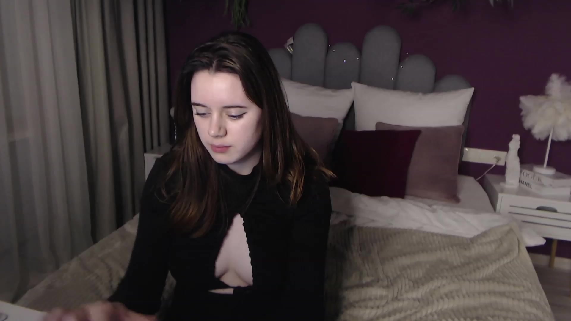Gallery image thumbnail from JeyEvans's myfreecams stream on, 12/04/2022, 19:02 image 15 of 20