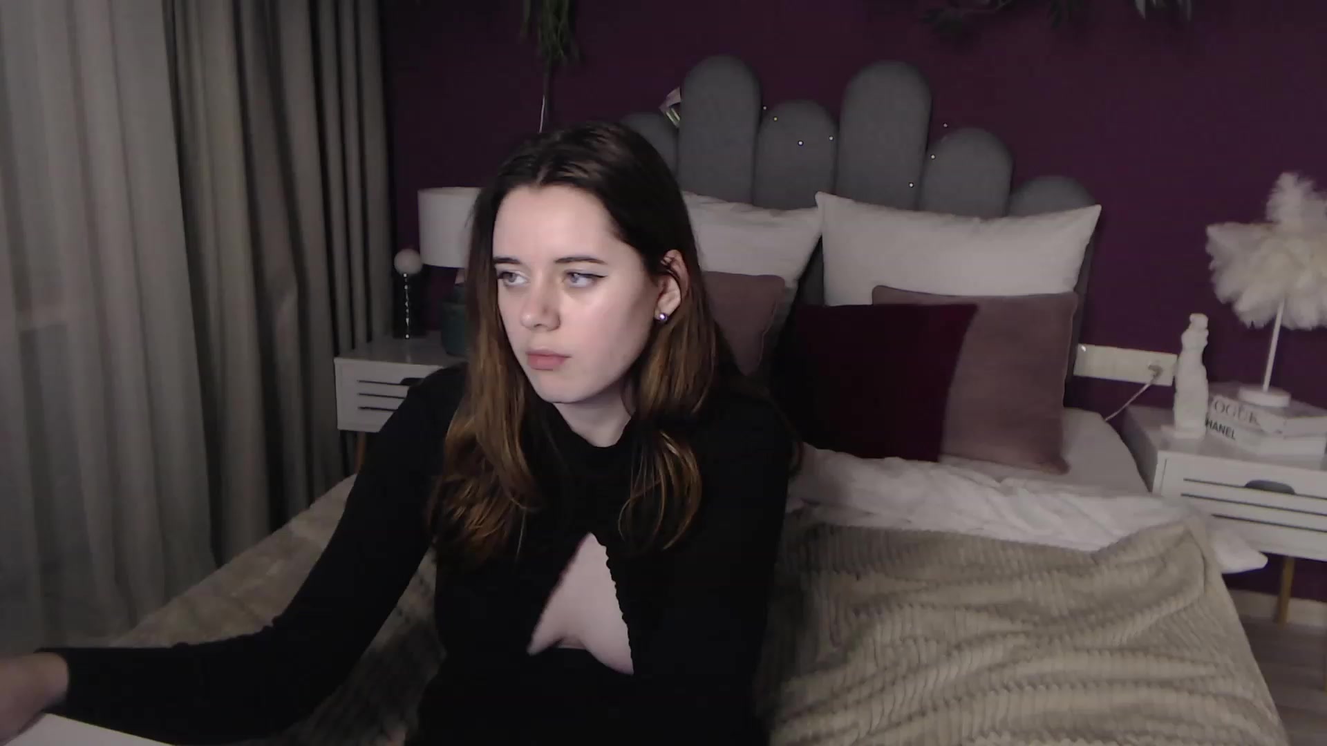 Gallery image thumbnail from JeyEvans's myfreecams stream on, 12/04/2022, 19:02 image 4 of 20