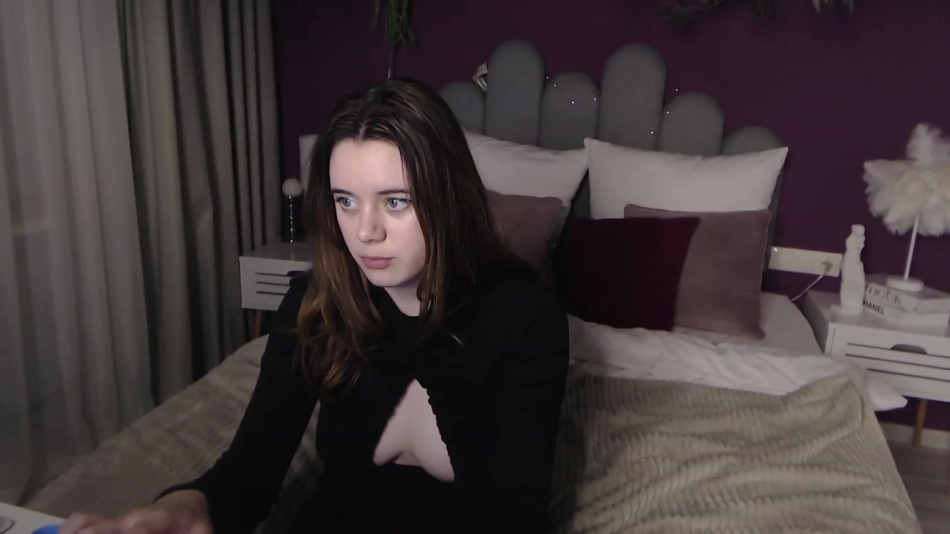 Gallery image thumbnail from JeyEvans's myfreecams stream on, 12/04/2022, 19:02 image 2 of 20