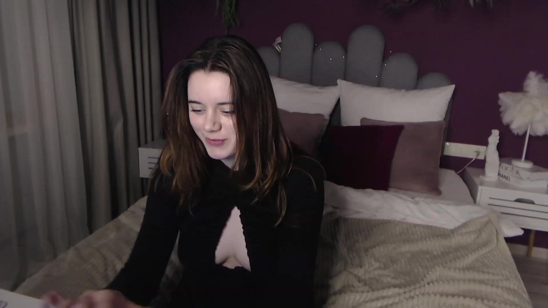 Gallery image thumbnail from JeyEvans's myfreecams stream on, 12/04/2022, 19:02 image 18 of 20