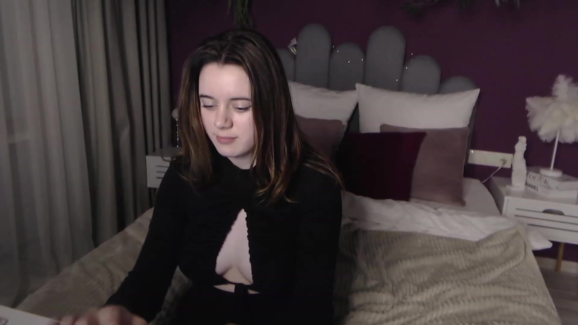 Gallery image thumbnail from JeyEvans's myfreecams stream on, 12/04/2022, 19:02 image 17 of 20