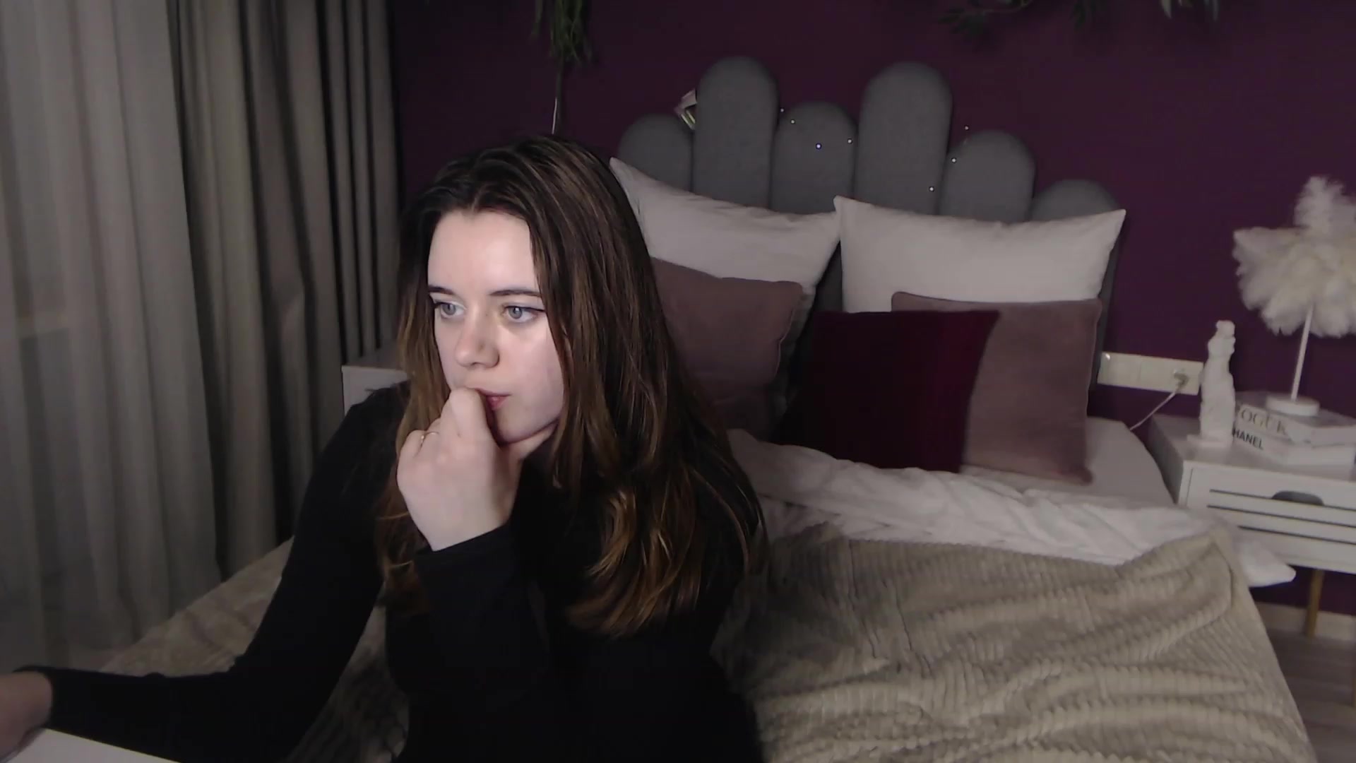 Gallery image thumbnail from JeyEvans's myfreecams stream on, 12/04/2022, 19:02 image 9 of 20