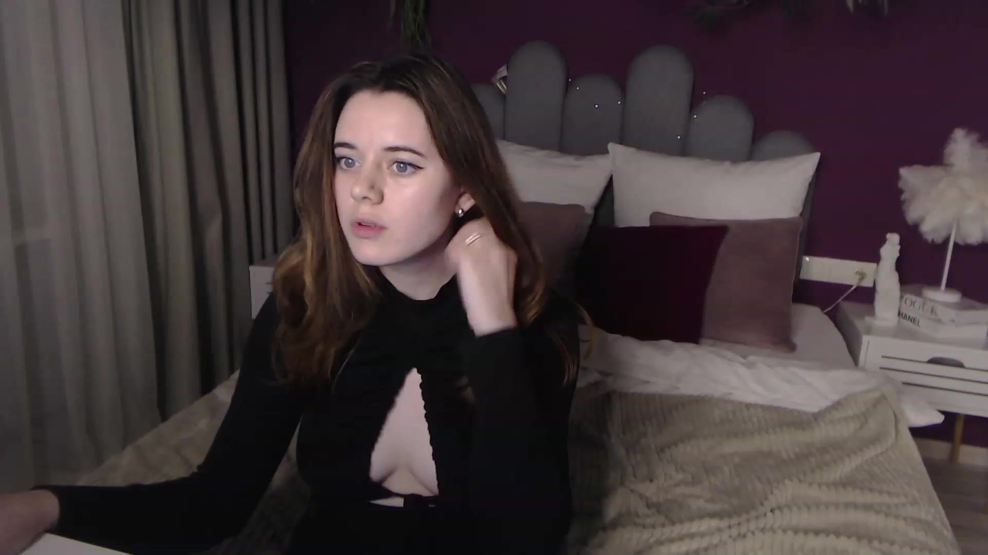 Gallery image thumbnail from JeyEvans's myfreecams stream on, 12/04/2022, 19:02 image 19 of 20