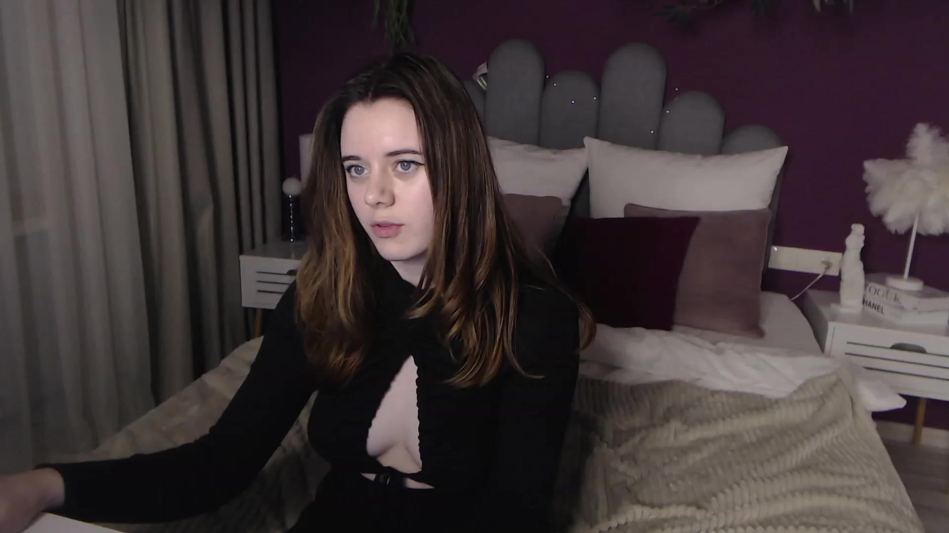 Gallery image thumbnail from JeyEvans's myfreecams stream on, 12/04/2022, 19:32 image 17 of 20