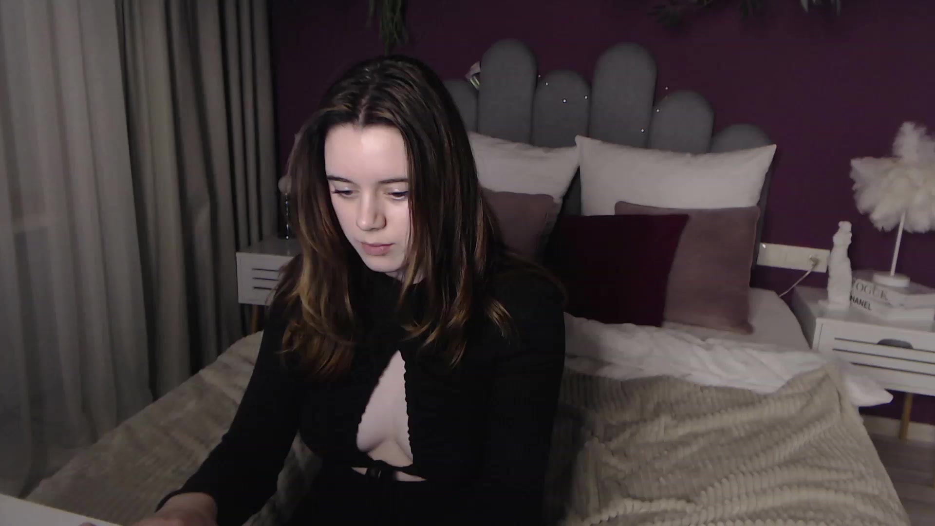Gallery image thumbnail from JeyEvans's myfreecams stream on, 12/04/2022, 19:32 image 15 of 20