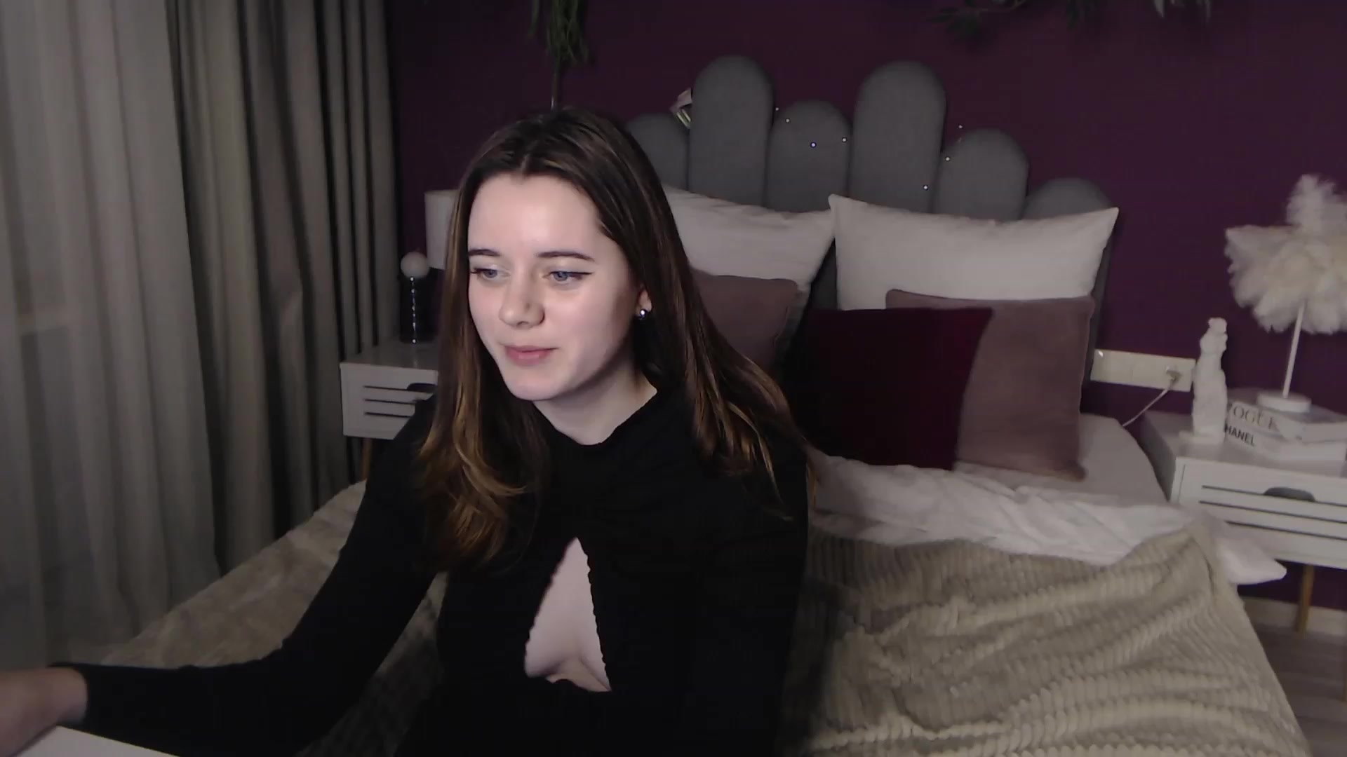 Gallery image thumbnail from JeyEvans's myfreecams stream on, 12/04/2022, 19:32 image 9 of 20