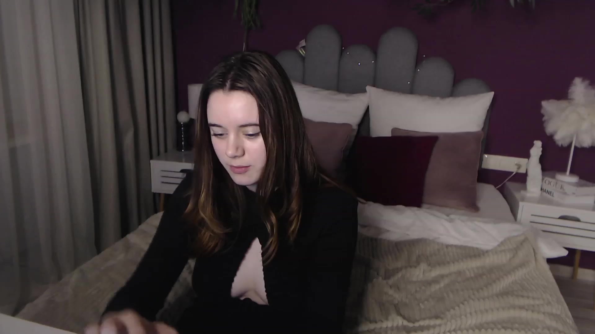 Gallery image thumbnail from JeyEvans's myfreecams stream on, 12/04/2022, 19:32 image 7 of 20