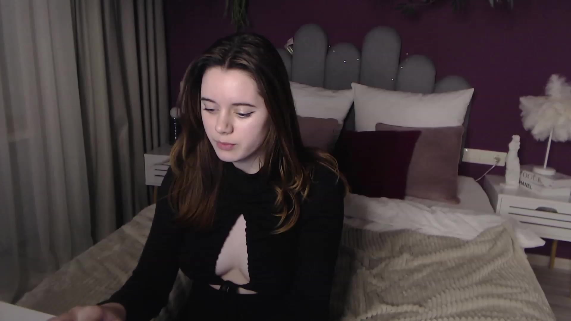 Gallery image thumbnail from JeyEvans's myfreecams stream on, 12/04/2022, 19:32 image 12 of 20