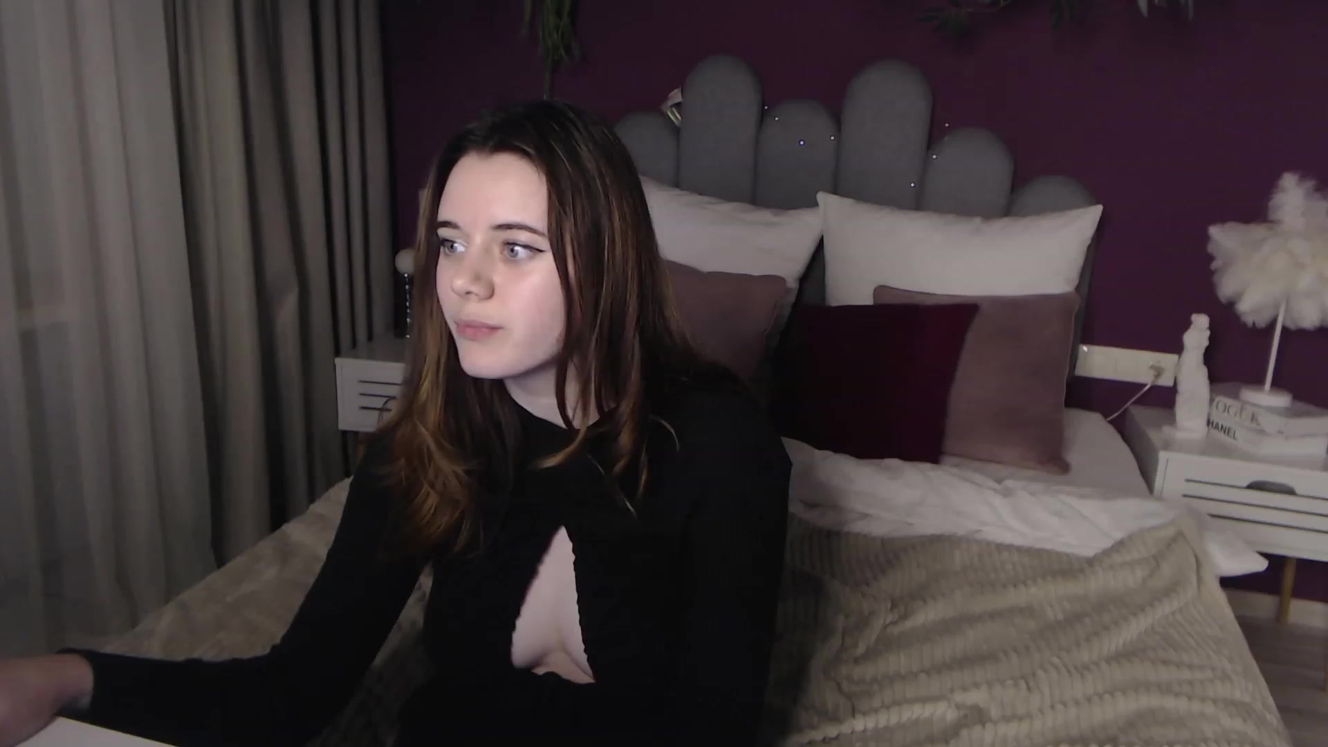 Gallery image thumbnail from JeyEvans's myfreecams stream on, 12/04/2022, 19:32 image 2 of 20