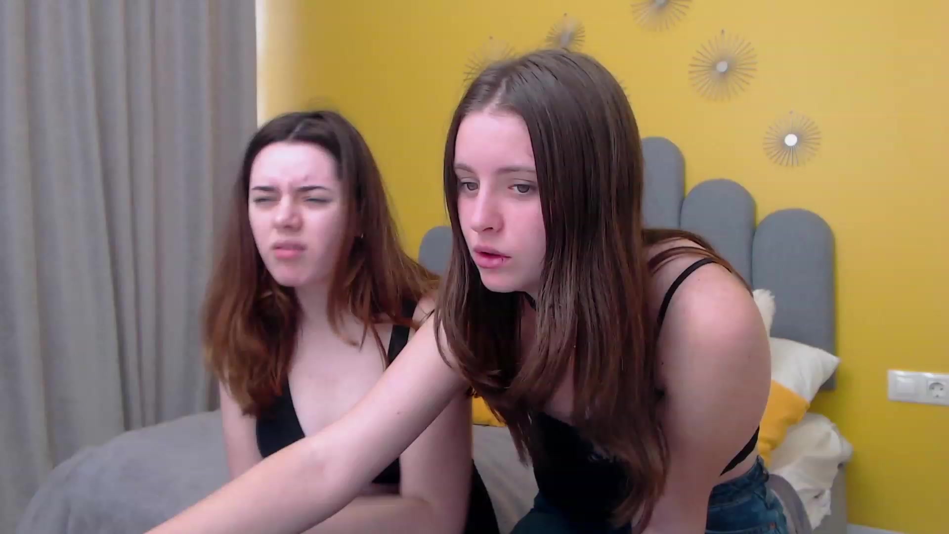 Gallery image thumbnail from JeyEvans's myfreecams stream on, 12/11/2022, 08:40 image 7 of 20
