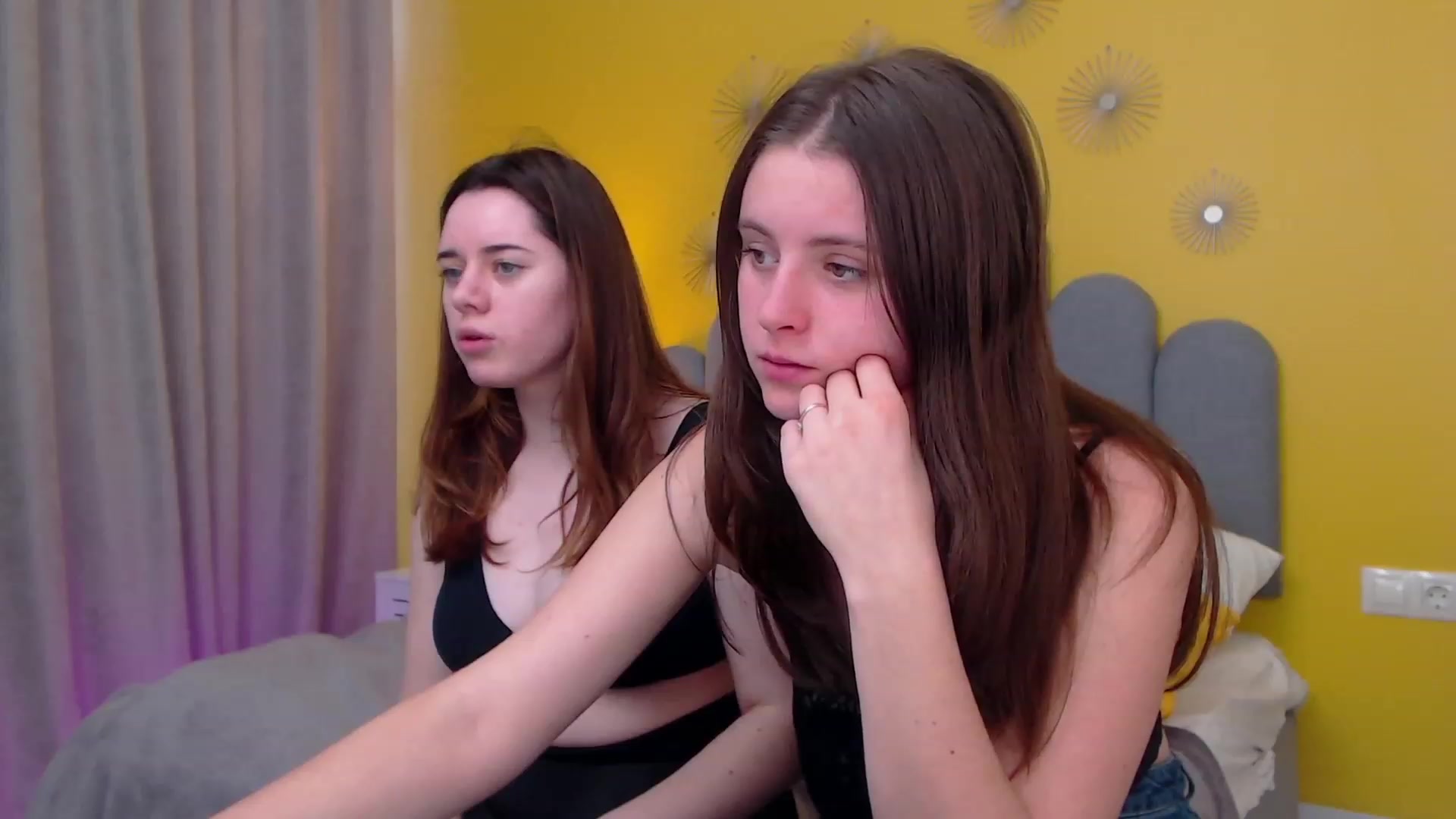 Gallery image thumbnail from JeyEvans's myfreecams stream on, 12/11/2022, 08:40 image 18 of 20