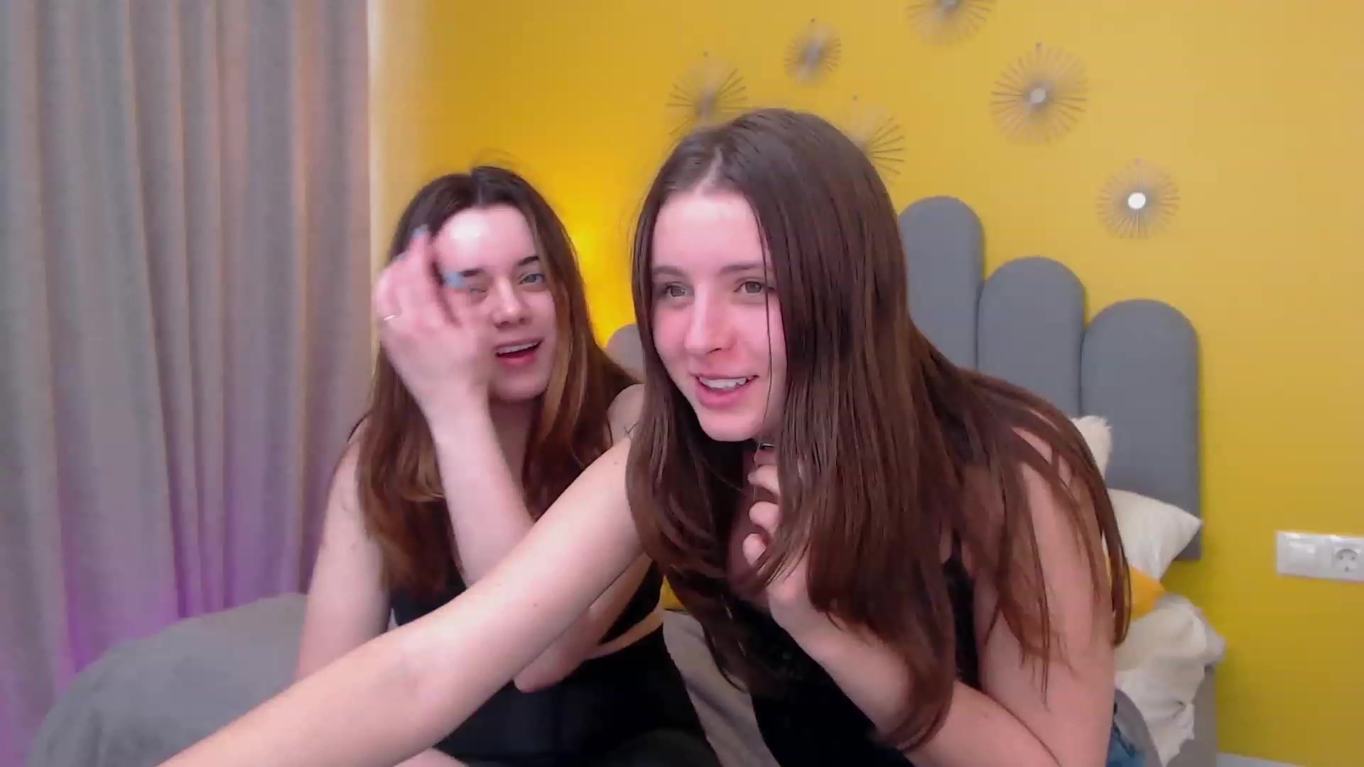 Gallery image thumbnail from JeyEvans's myfreecams stream on, 12/11/2022, 08:40 image 11 of 20